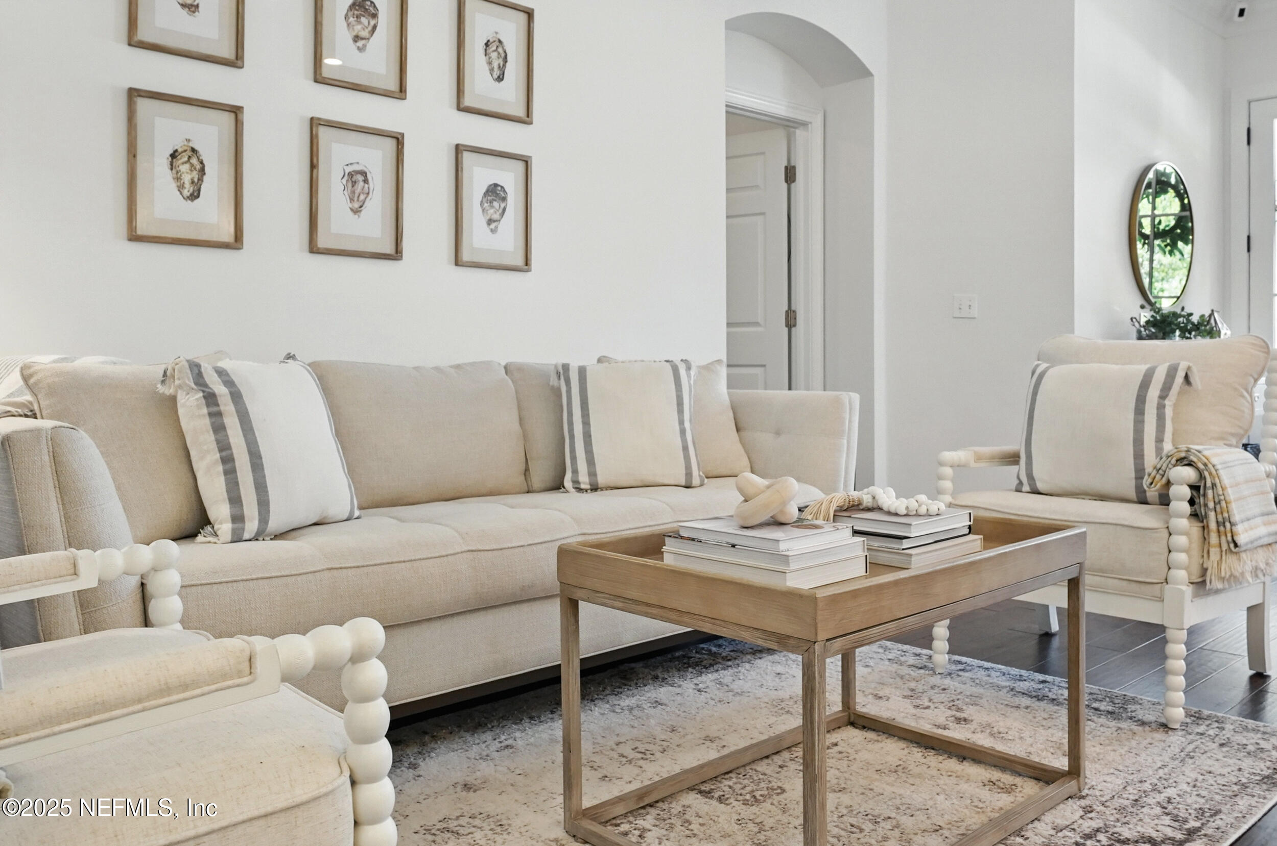 150A N ROSCOE Boulevard