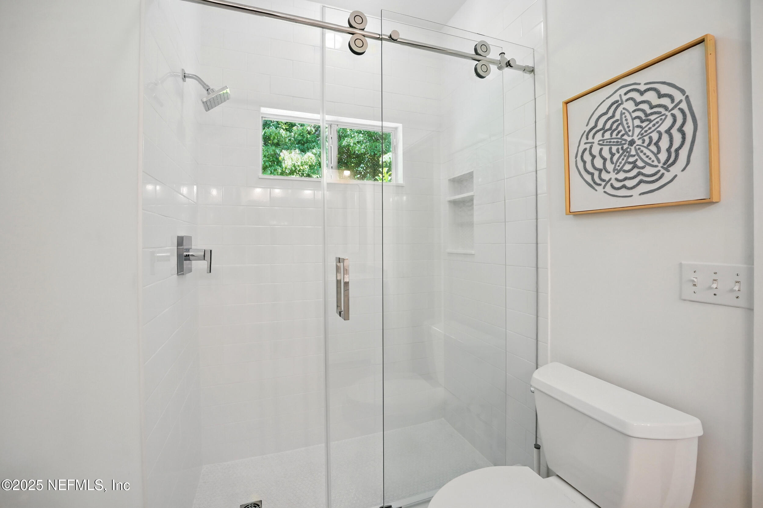 150A N ROSCOE Boulevard