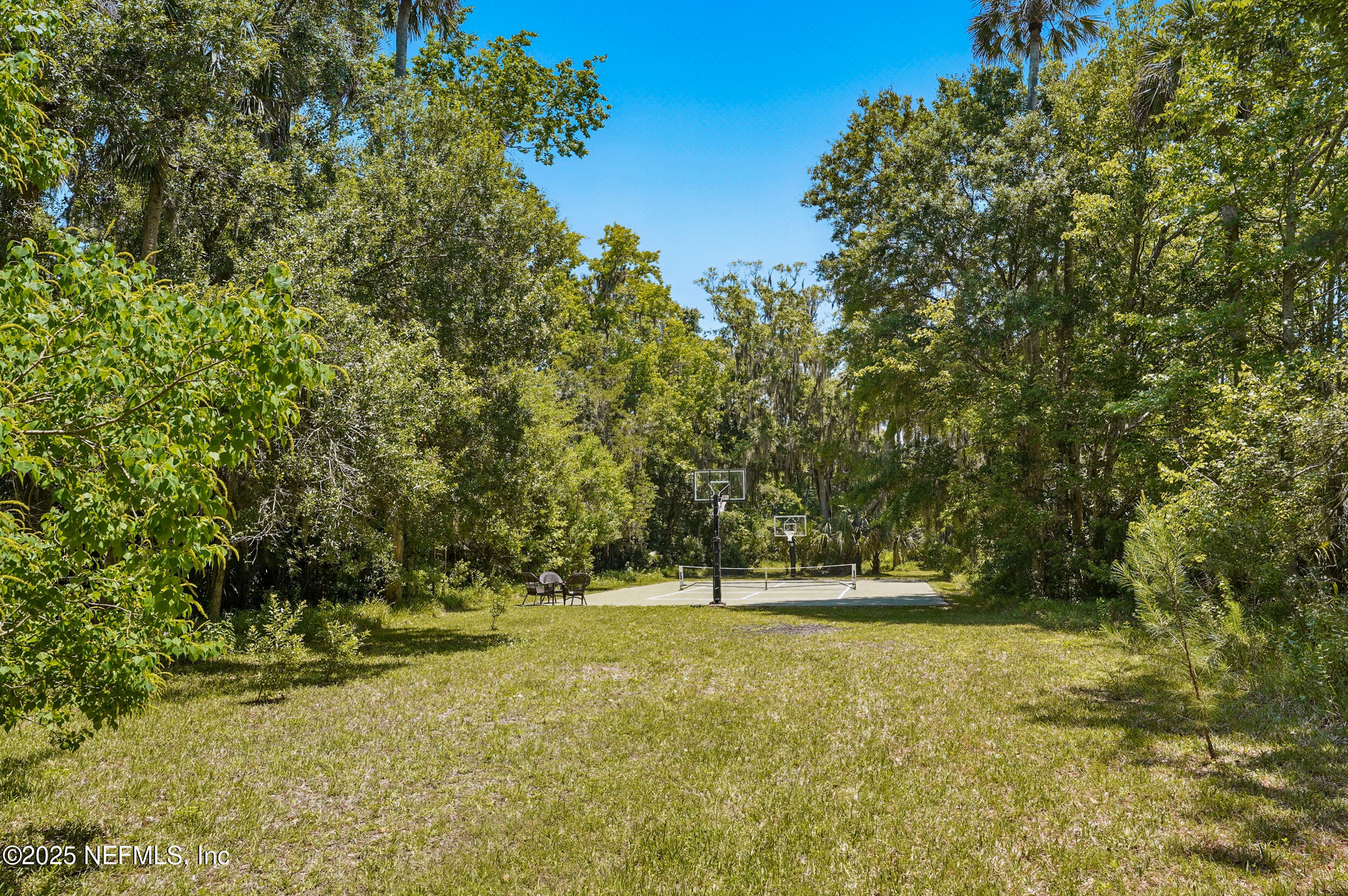 150A N ROSCOE Boulevard