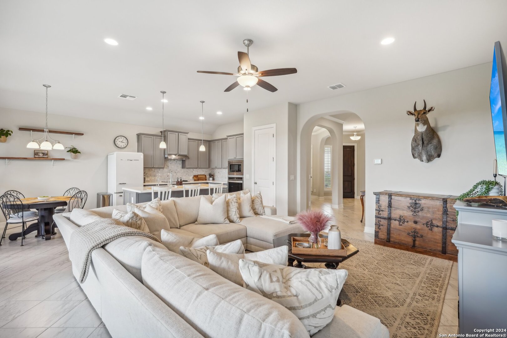 87 Mariposa Parkway