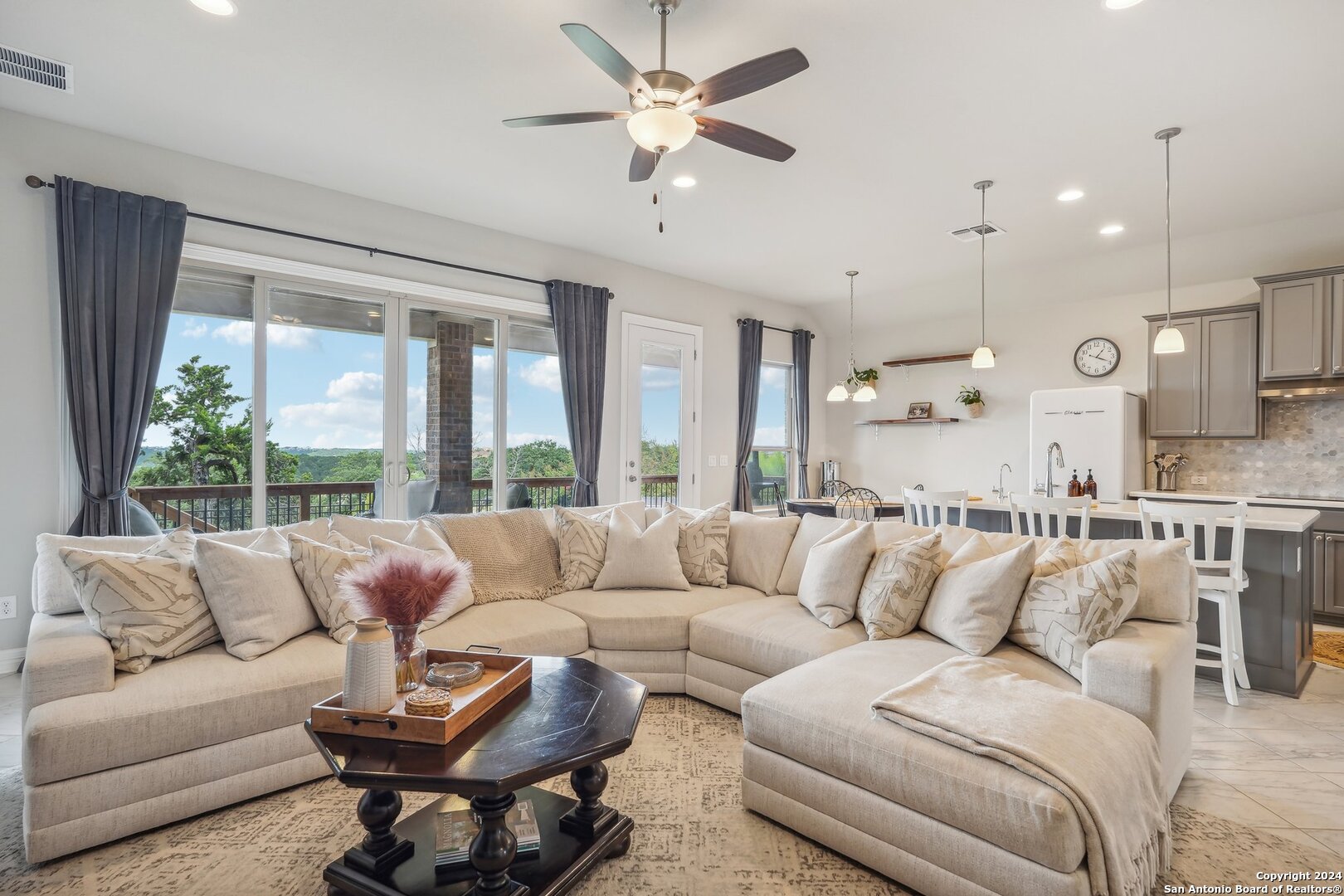 87 Mariposa Parkway