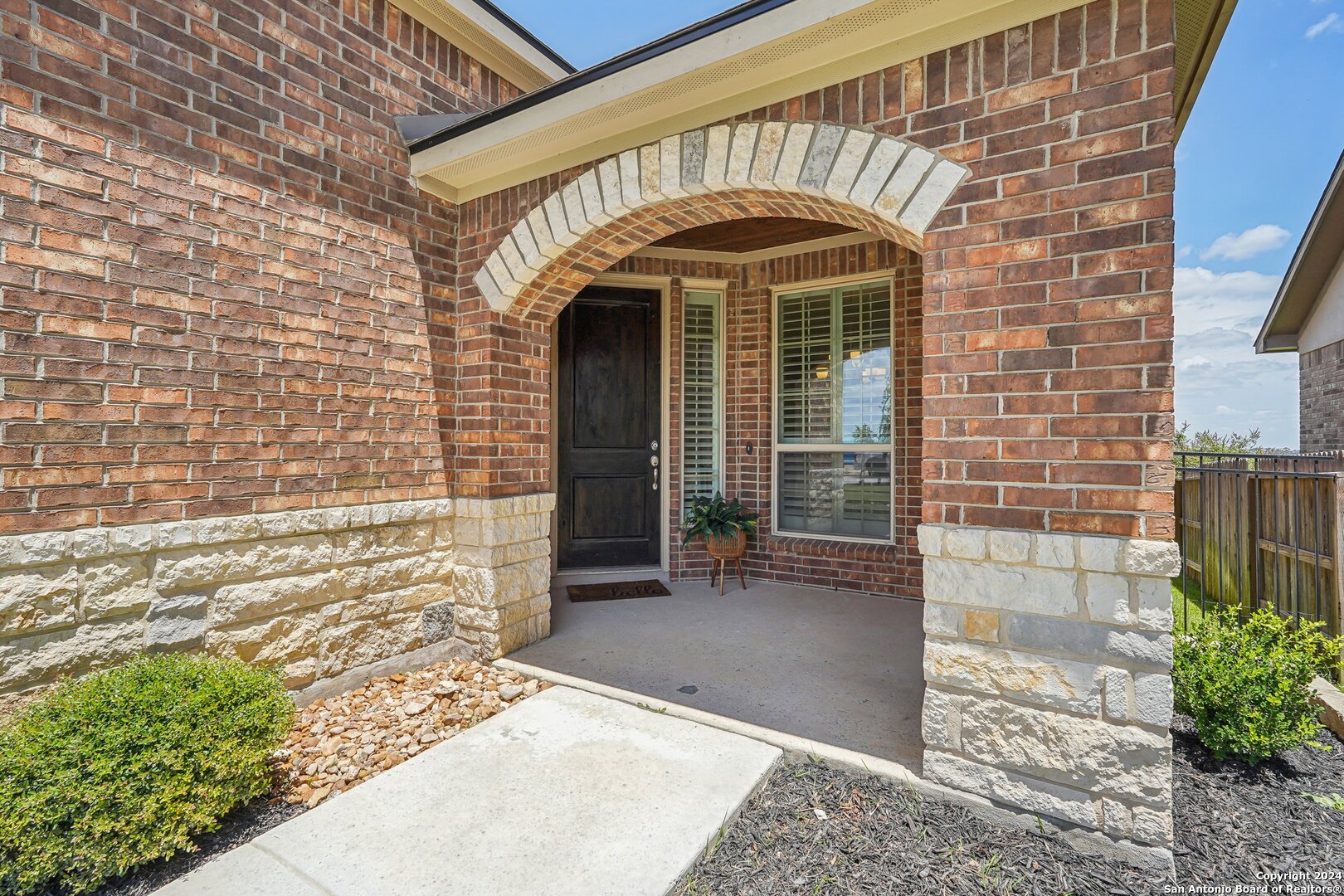 87 Mariposa Parkway