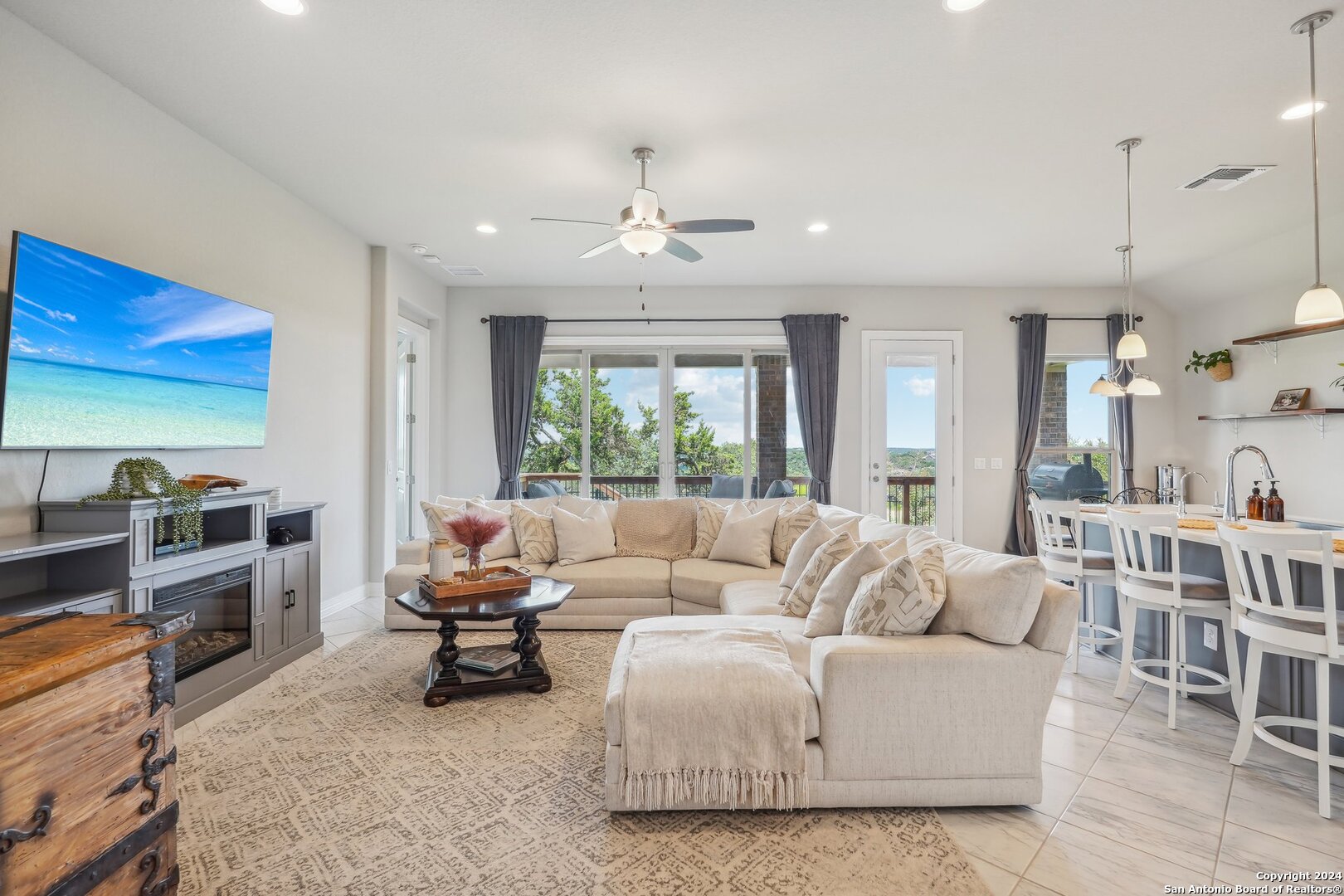 87 Mariposa Parkway