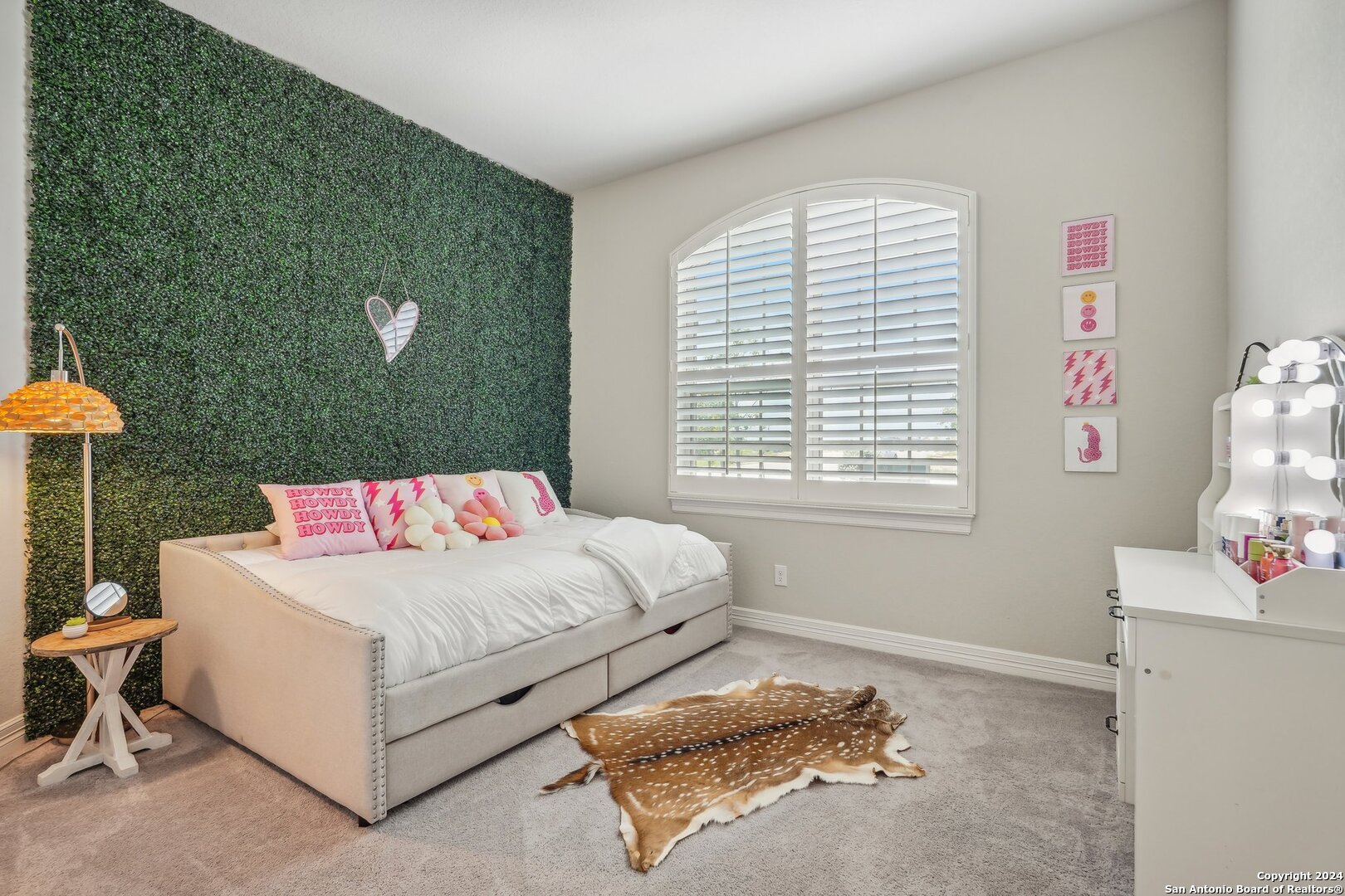 87 Mariposa Parkway
