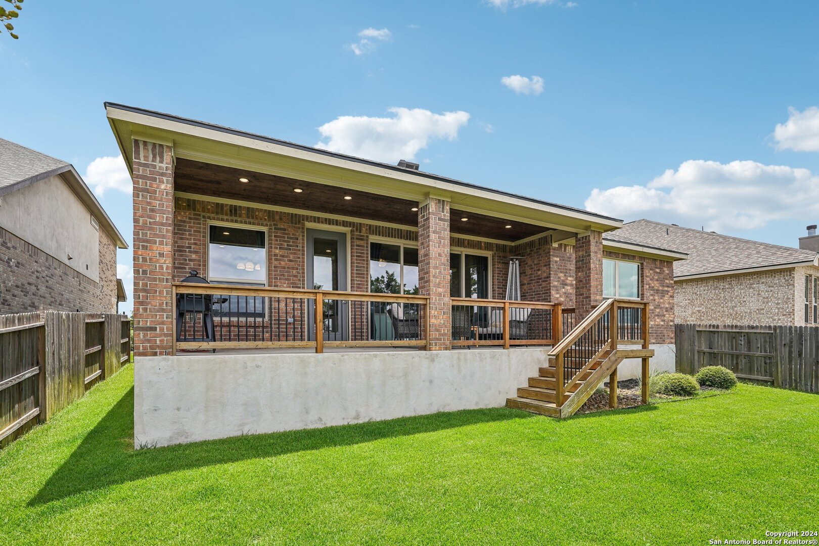 87 Mariposa Parkway