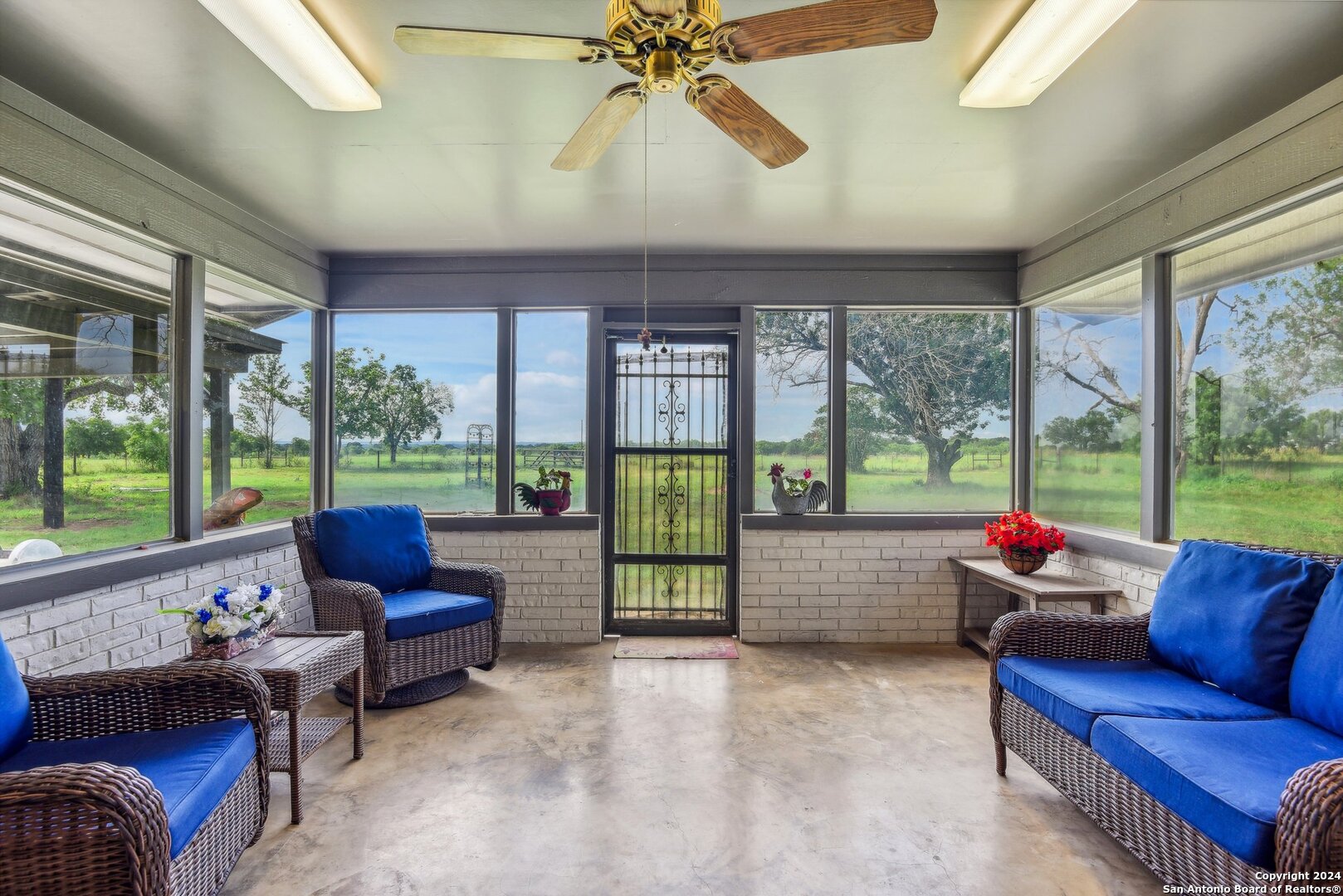 1035 Pine Meadow