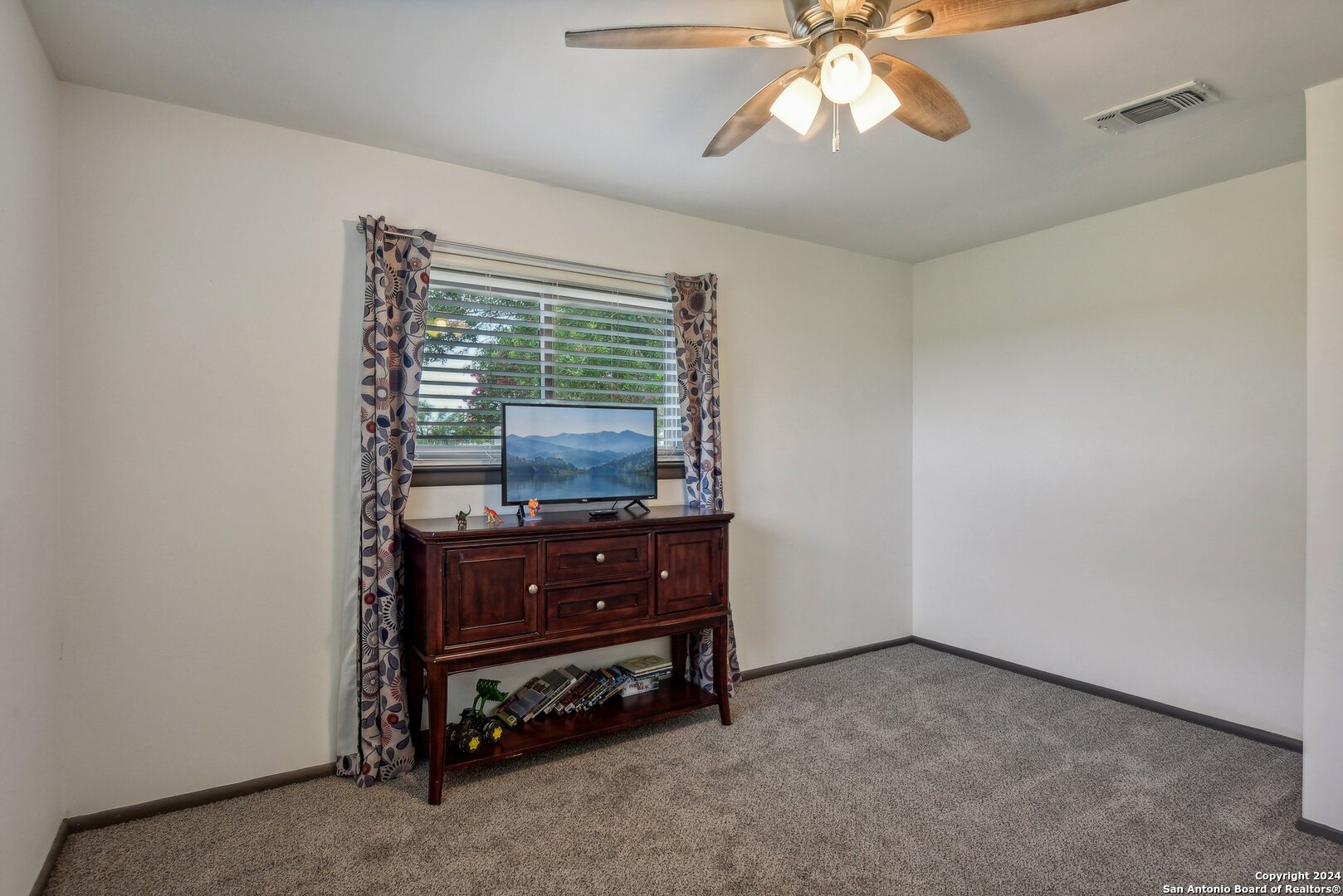 1035 Pine Meadow
