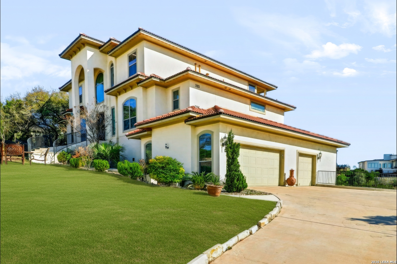 8811 Monarchy Row