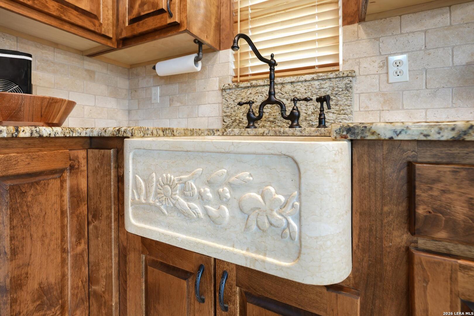 1355 BROAD OAK DR