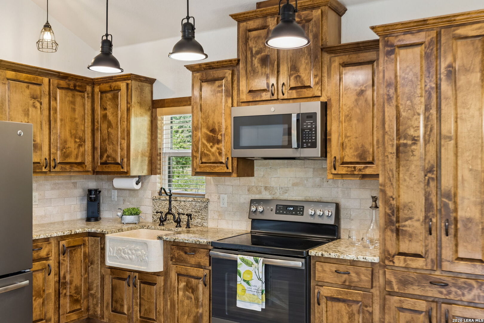 1355 BROAD OAK DR