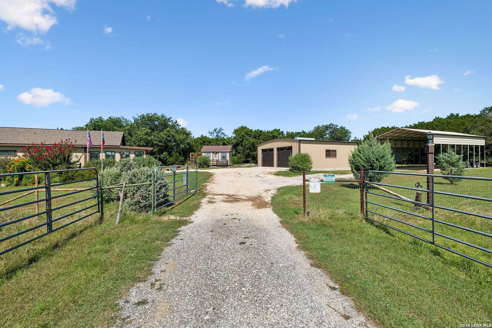 1355 BROAD OAK DR