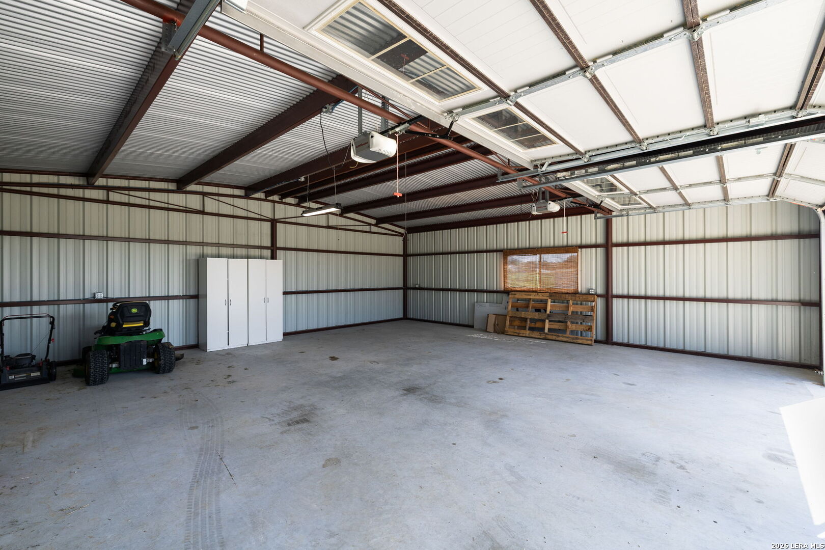 1355 BROAD OAK DR
