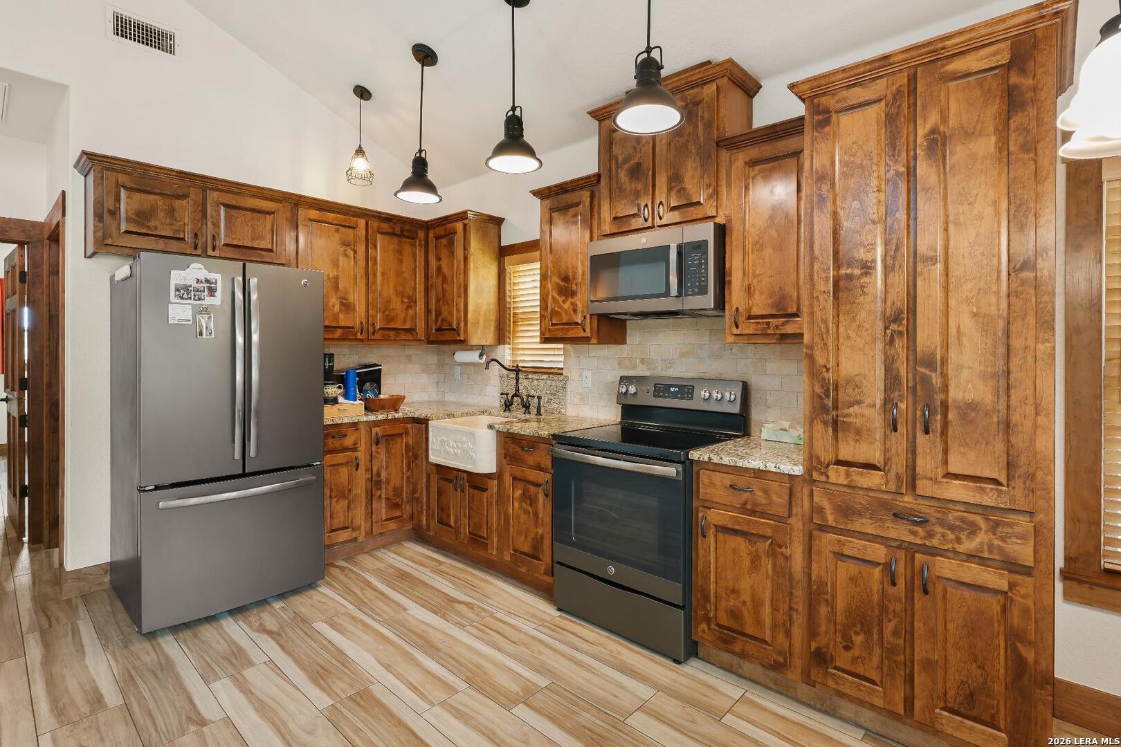 1355 BROAD OAK DR