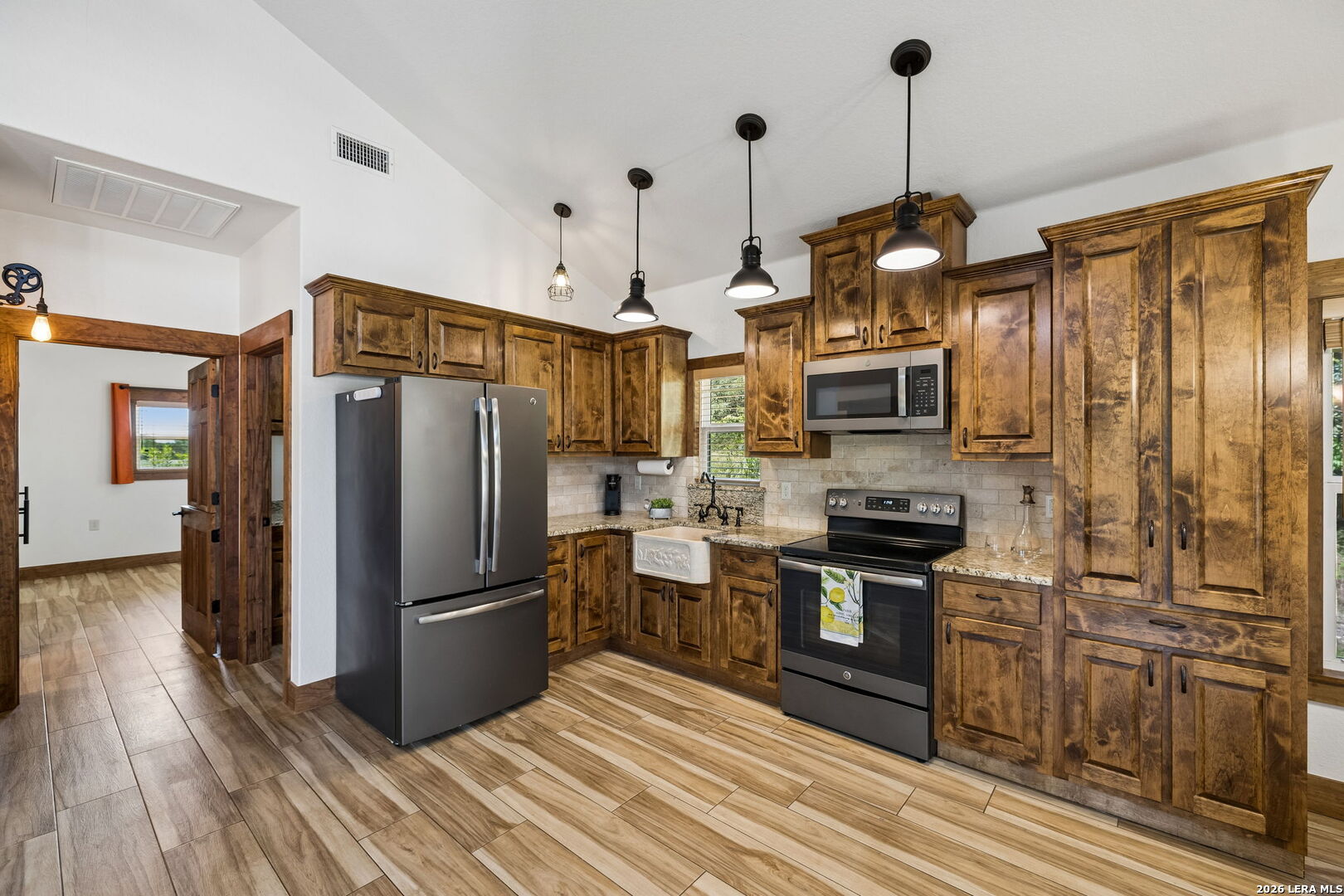 1355 BROAD OAK DR