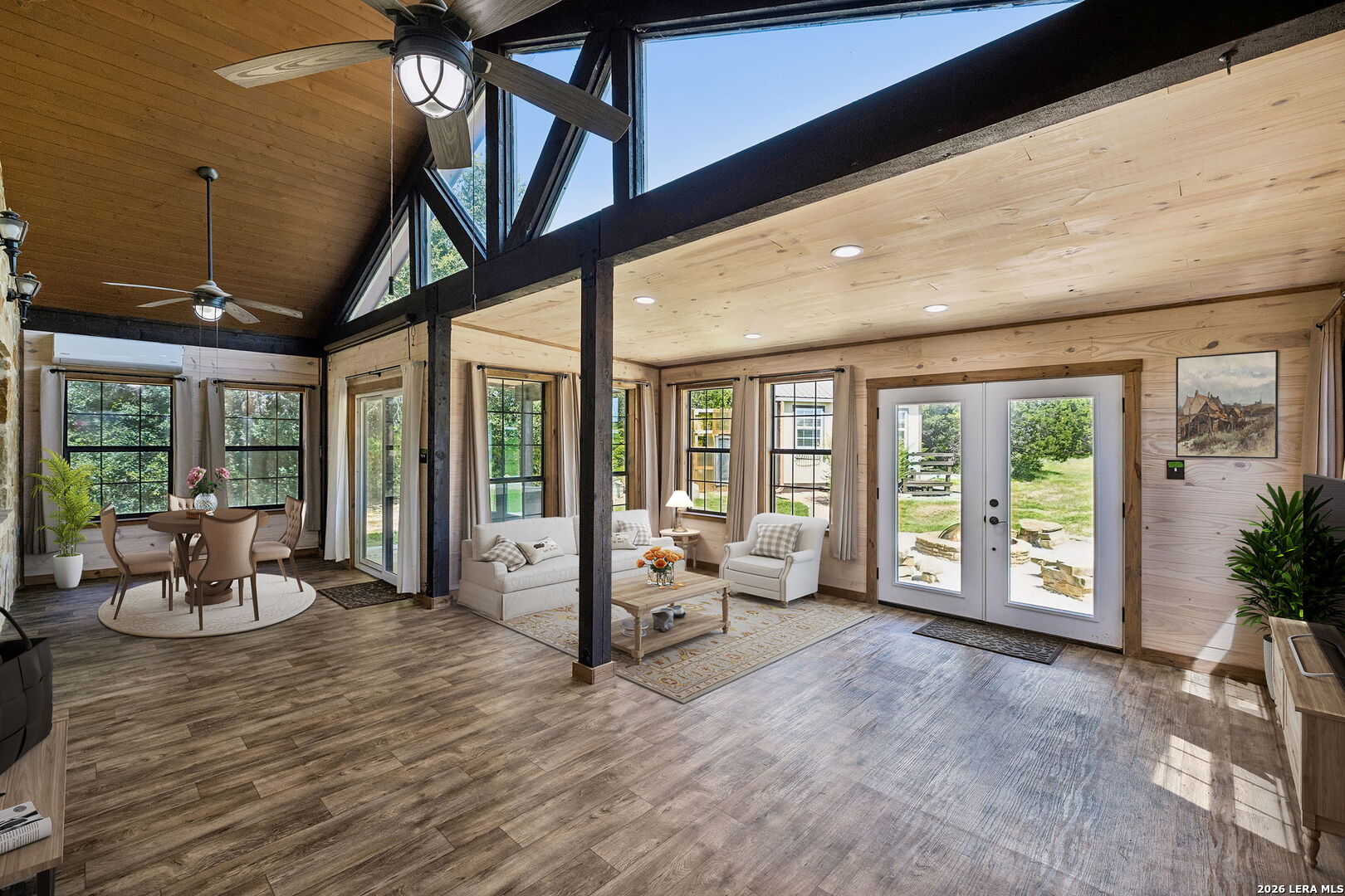 1355 BROAD OAK DR