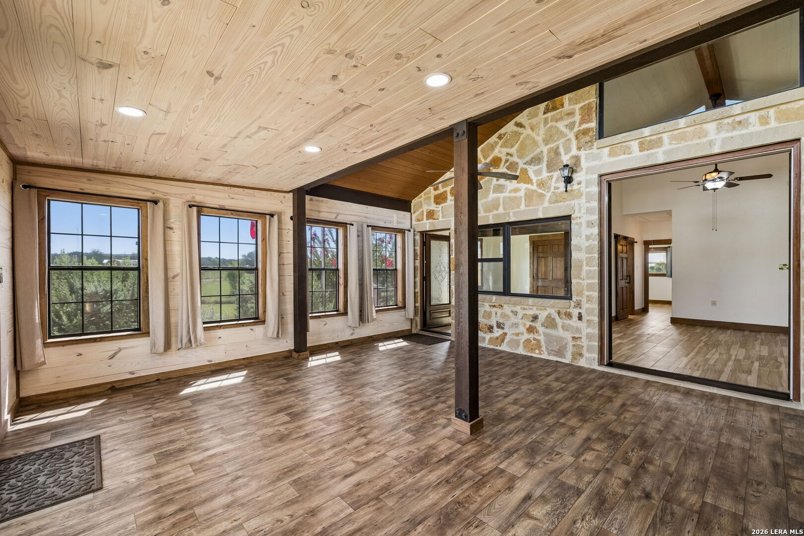 1355 BROAD OAK DR