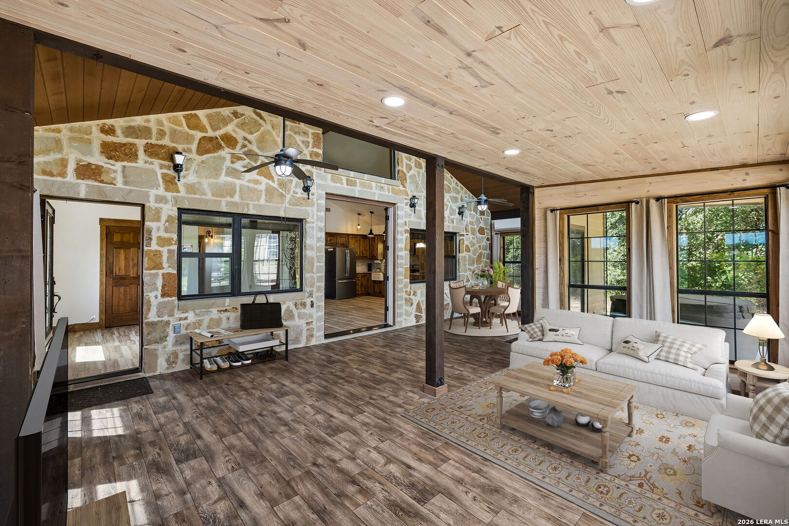 1355 BROAD OAK DR