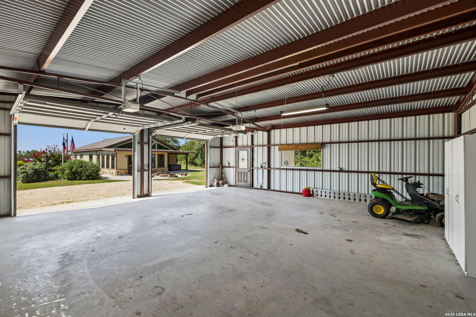 1355 BROAD OAK DR