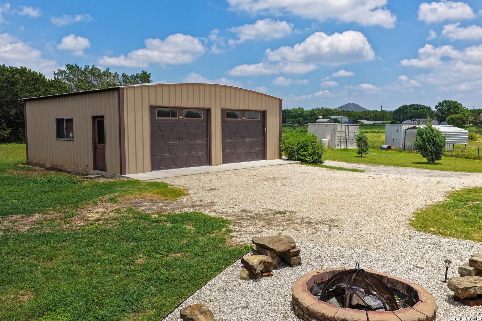1355 BROAD OAK DR