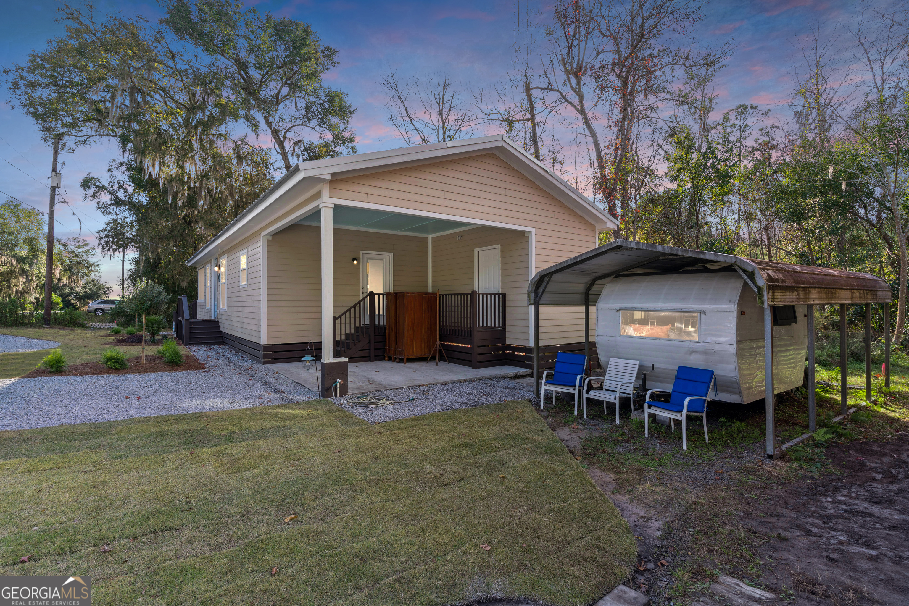 1076 Blue N Hall Road SE