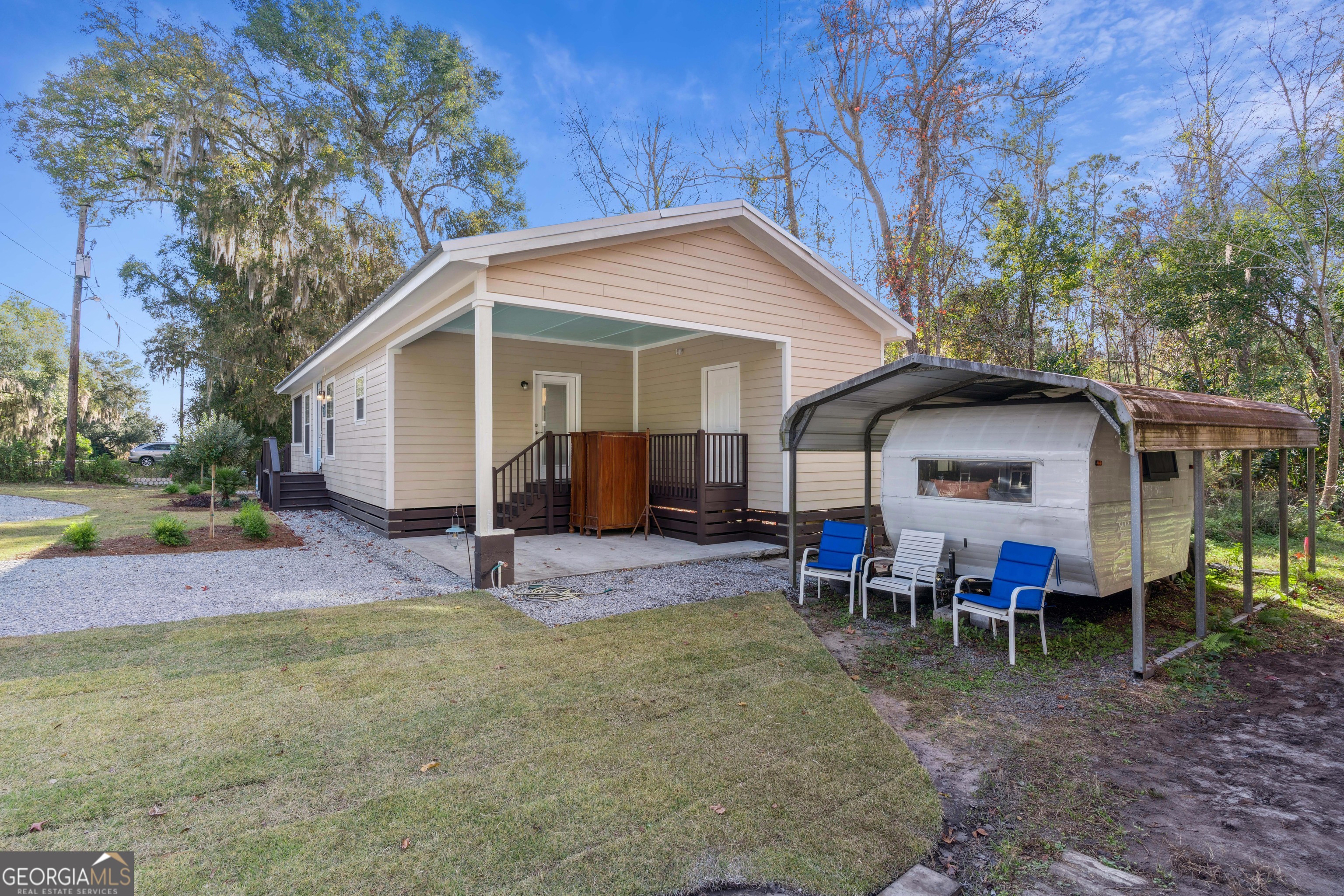 1076 Blue N Hall Road SE