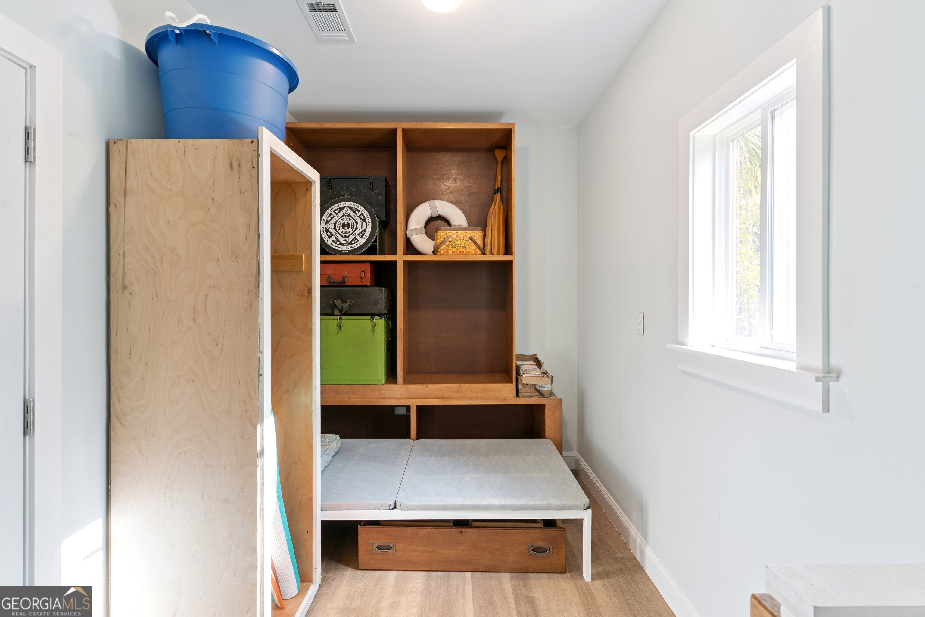 1076 Blue N Hall Road SE