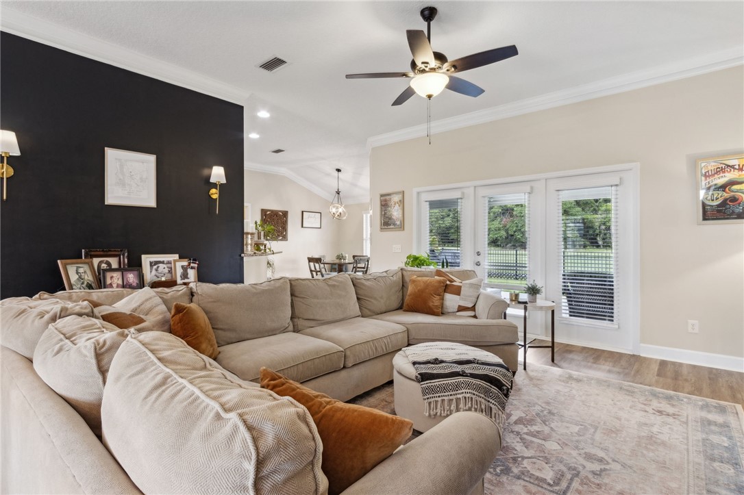 106 Oak Grove Circle