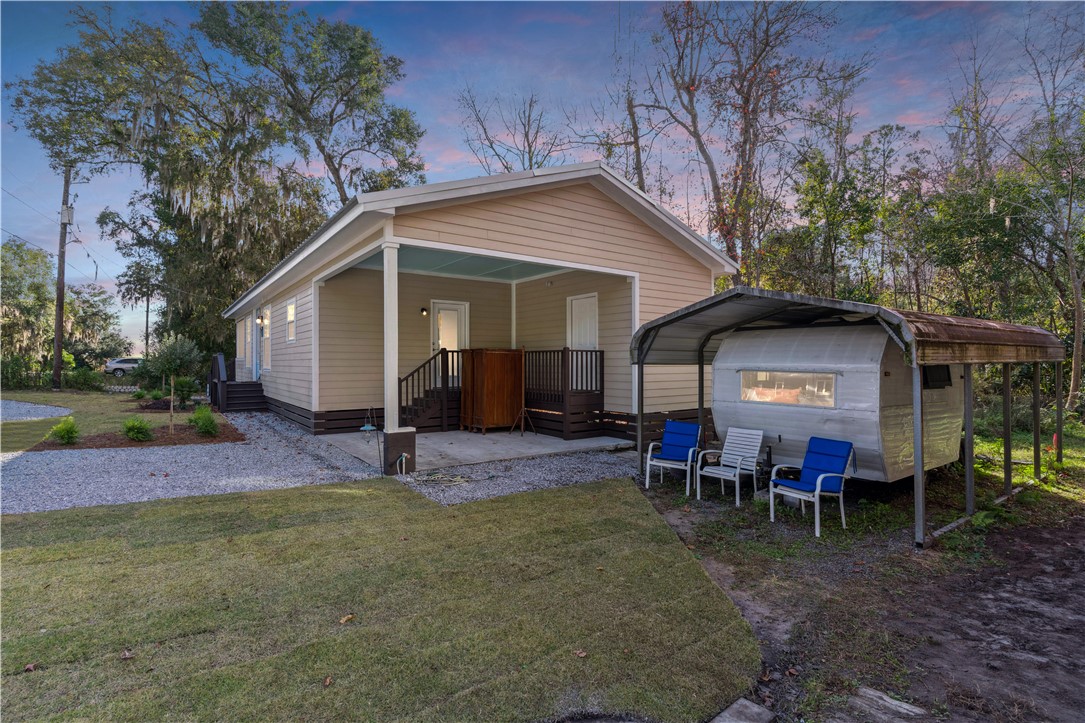 1076 Blue N Hall Road SE