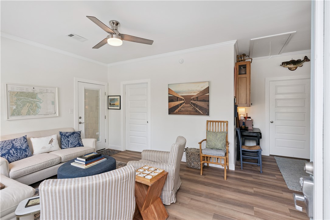 1076 Blue N Hall Road SE