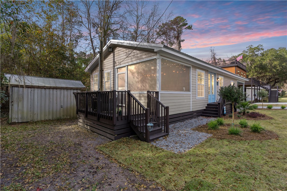 1076 Blue N Hall Road SE