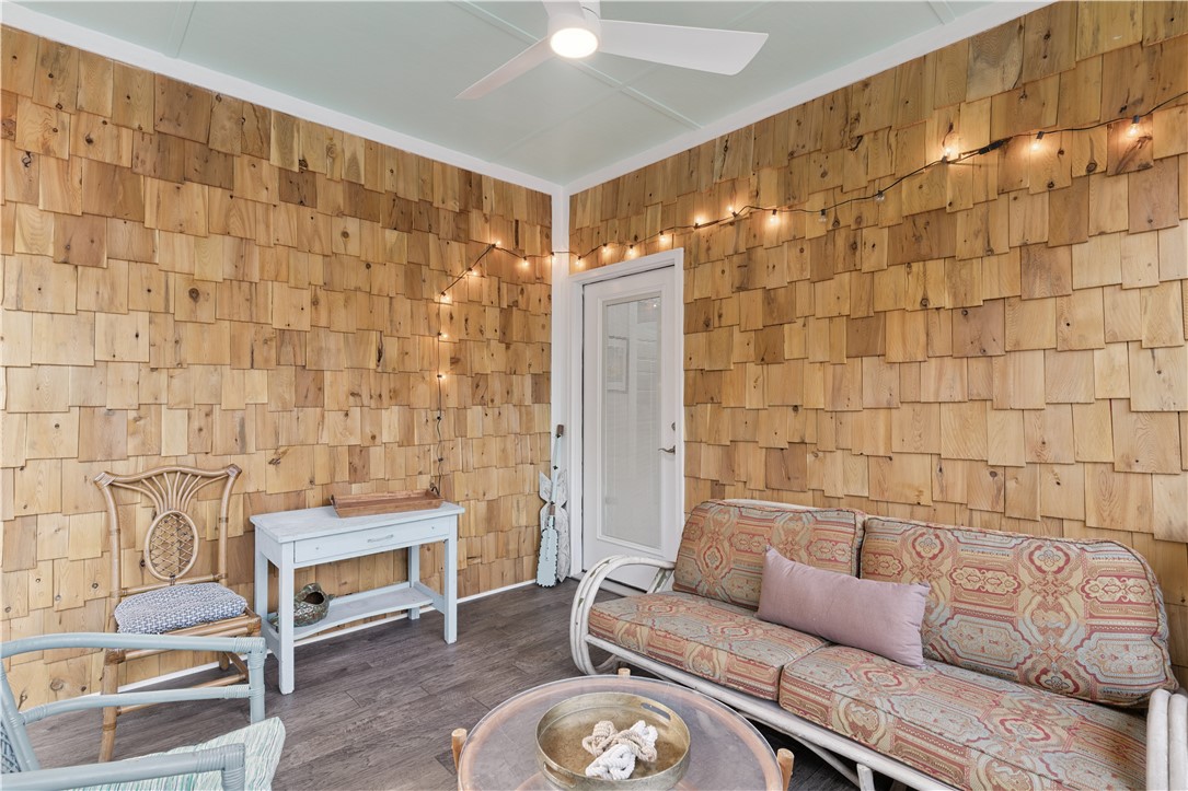 1076 Blue N Hall Road SE