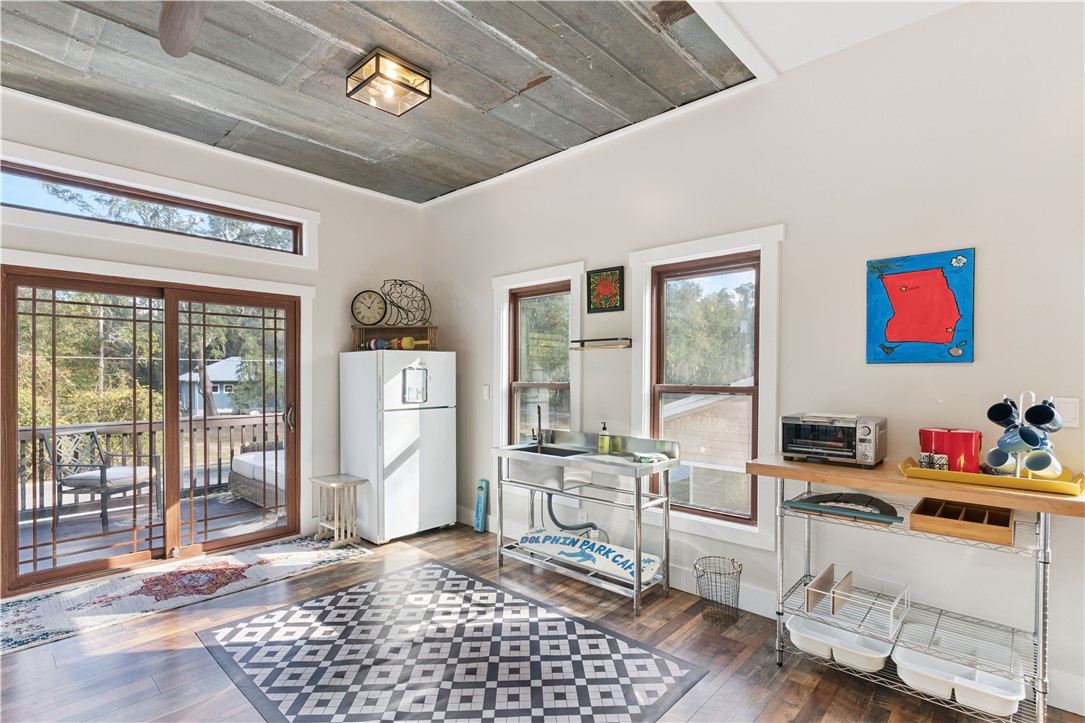 1070 Blue N Hall Road SE