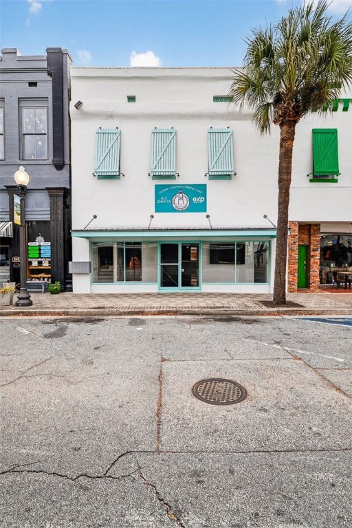 1602 Newcastle Street E