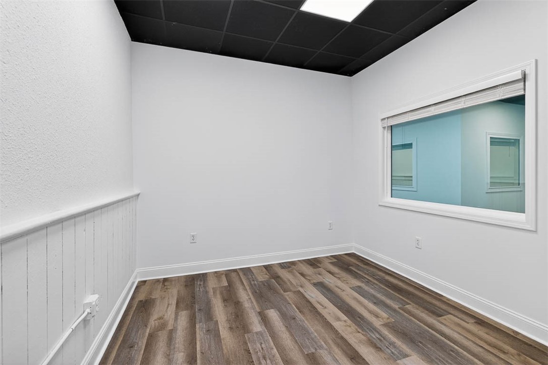 1602 Newcastle Street E