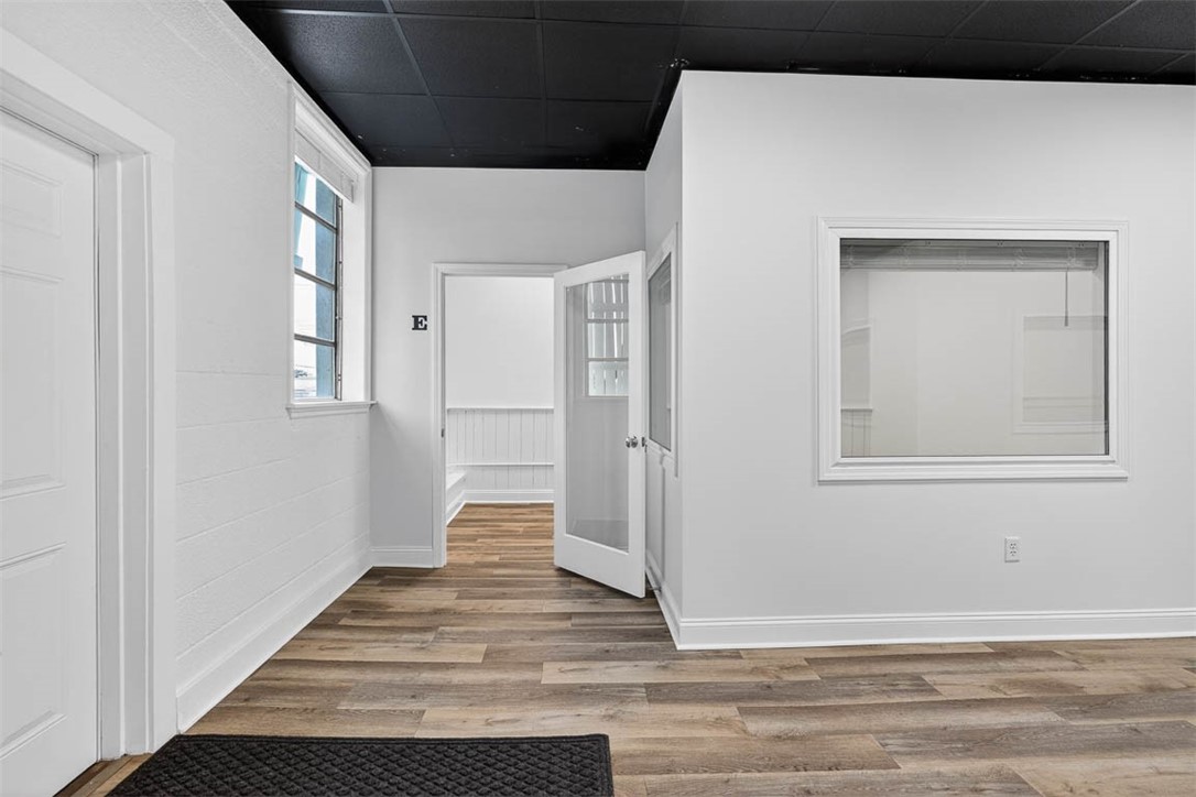 1602 Newcastle Street E