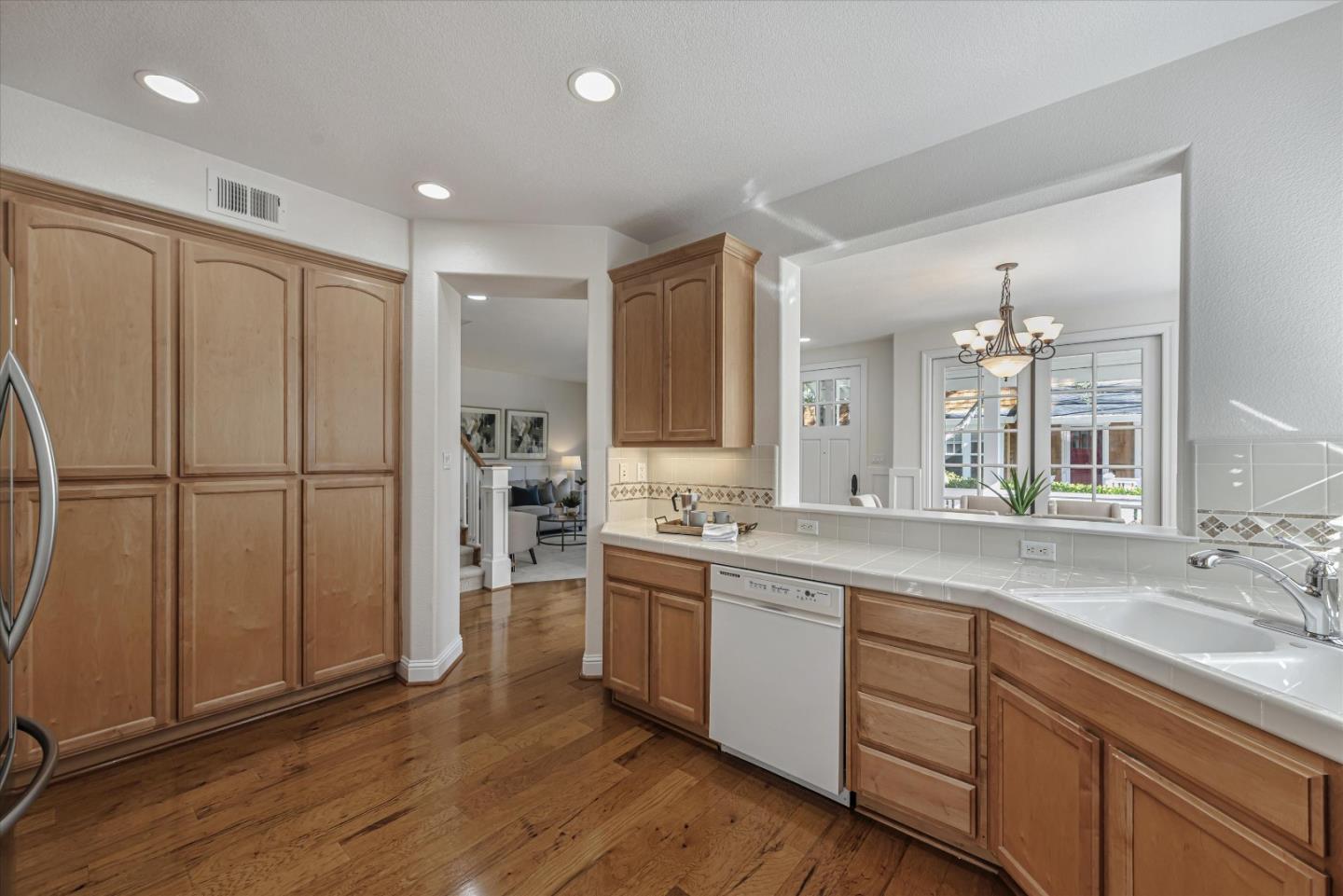 128 Naramore LN