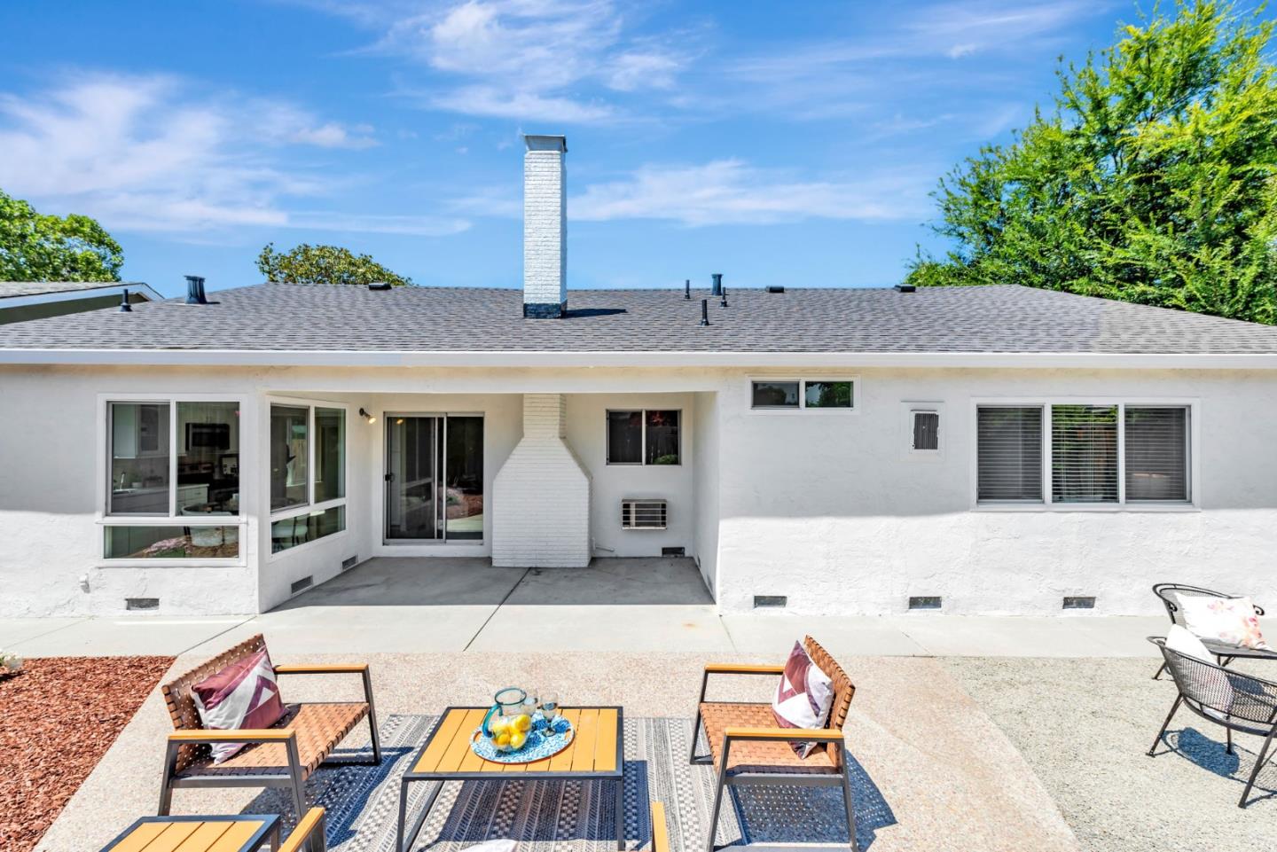576 Albion Drive
