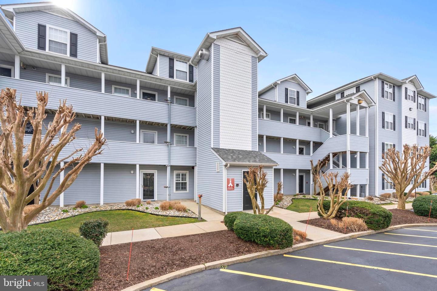 3600 Sanibel Cir #4103