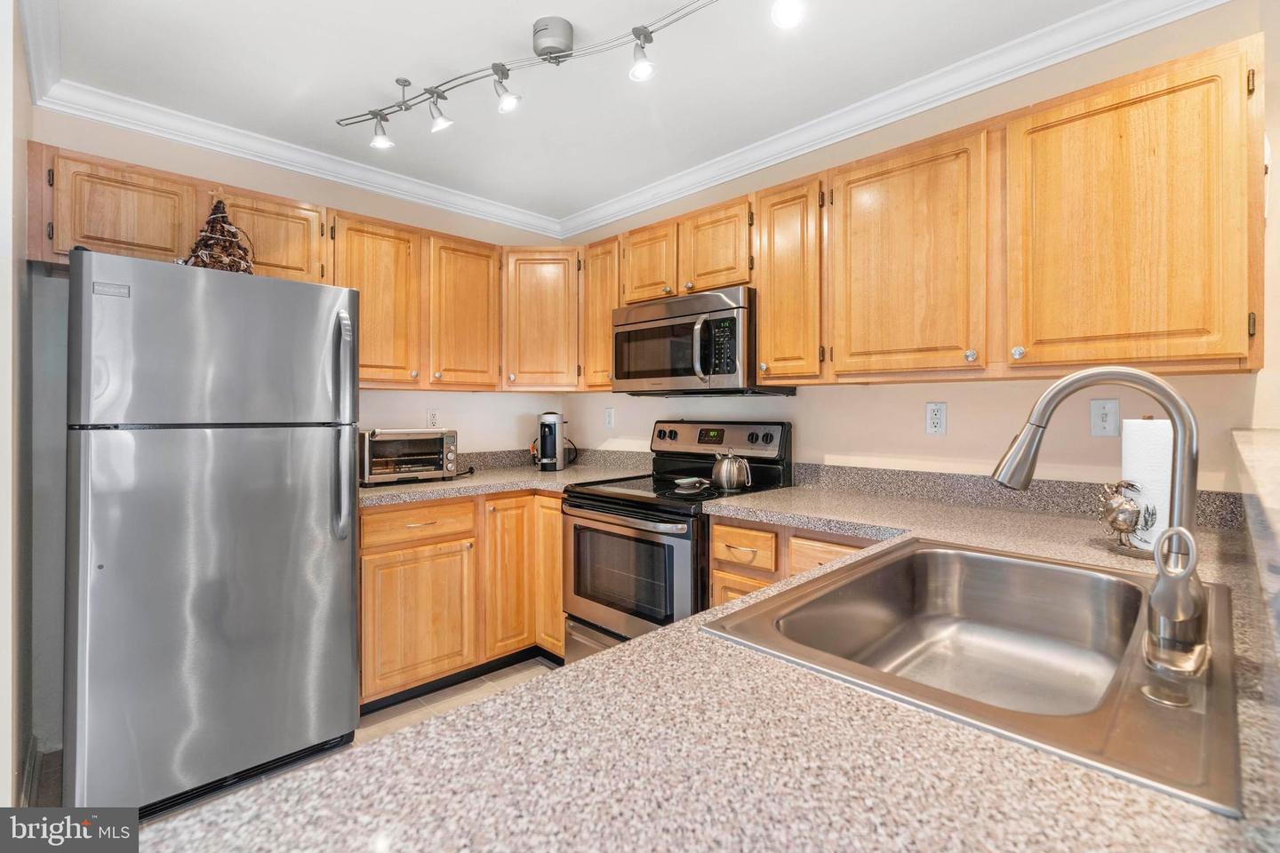 3600 Sanibel Cir #4103