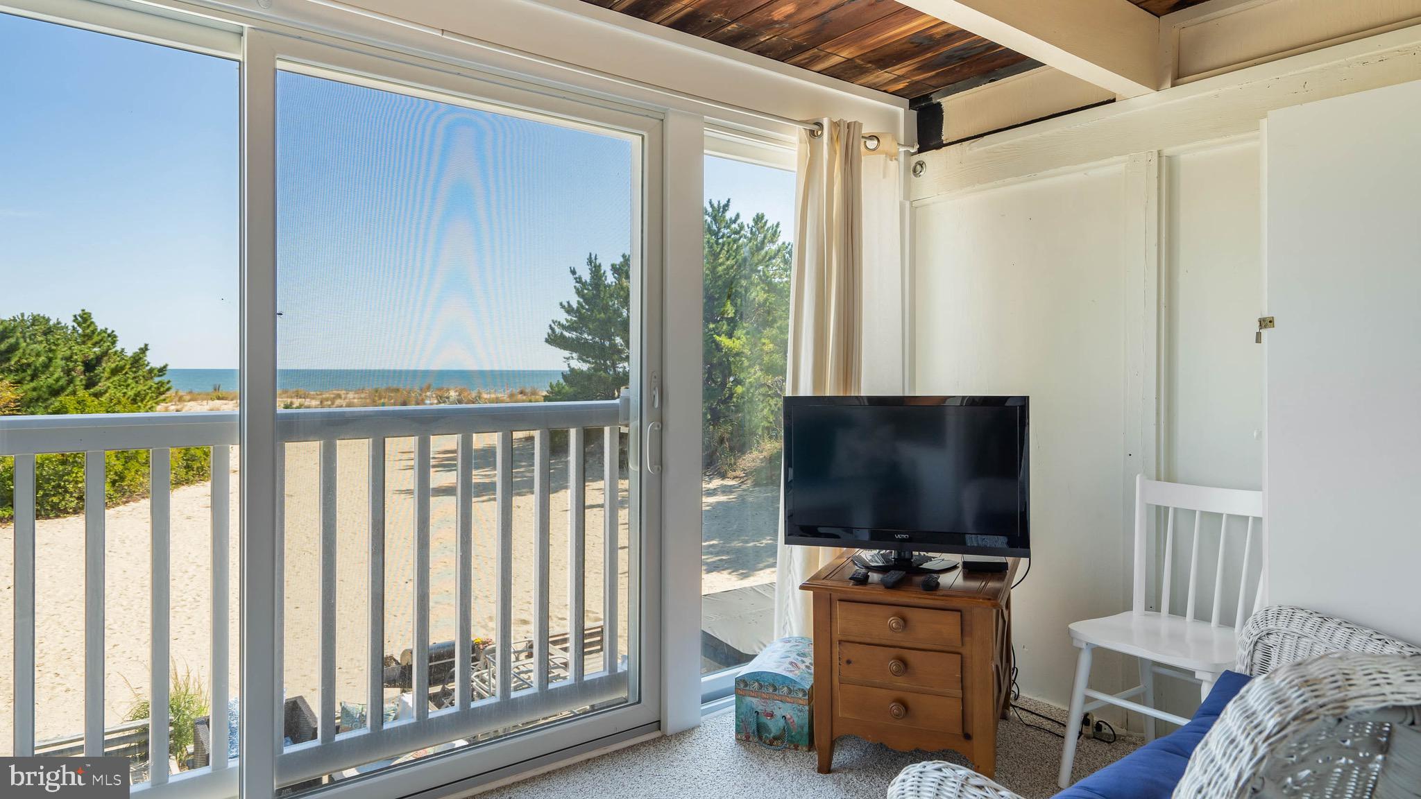 2 Seastrand Ct #33