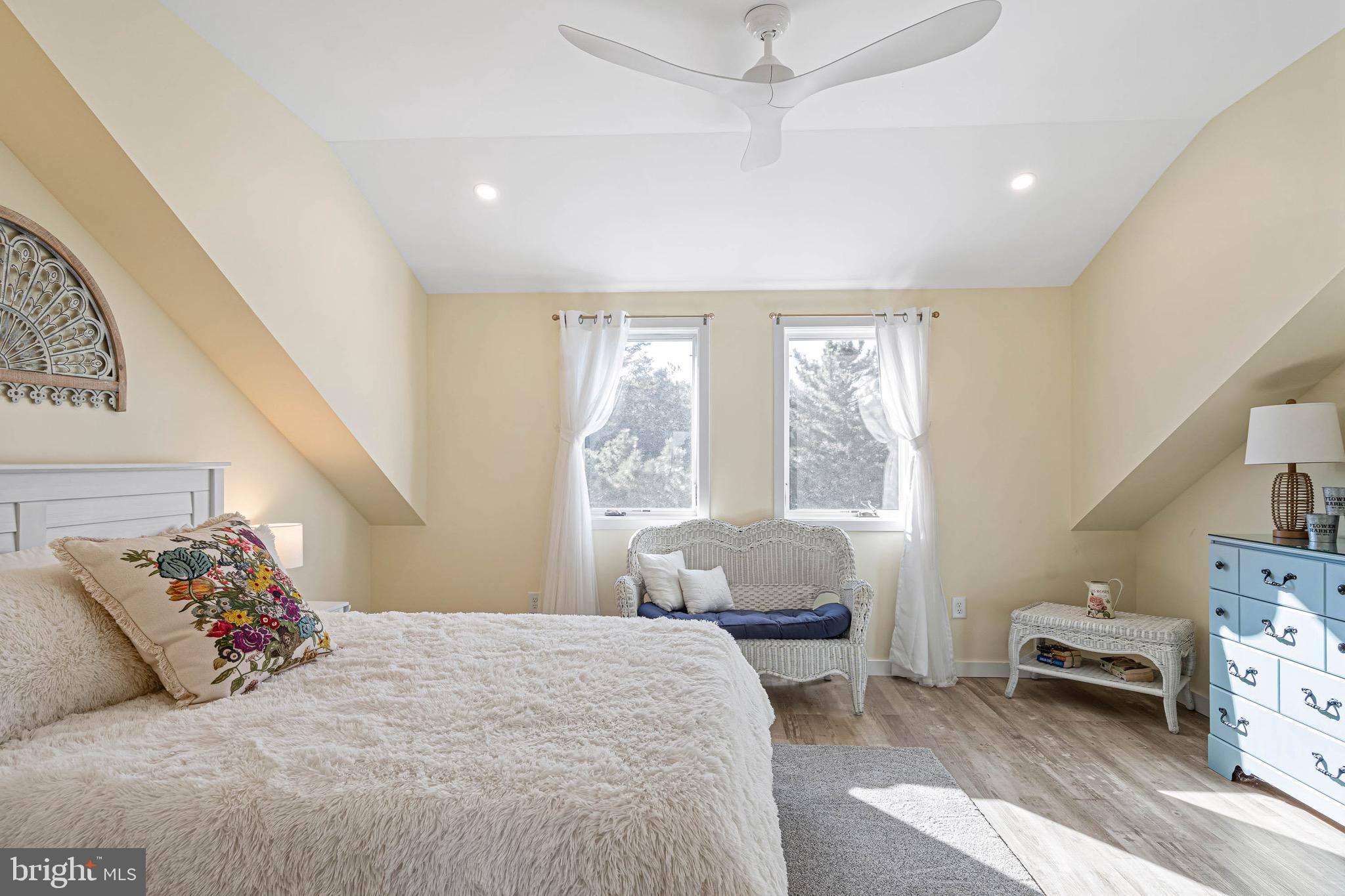 2 Seastrand Ct #33
