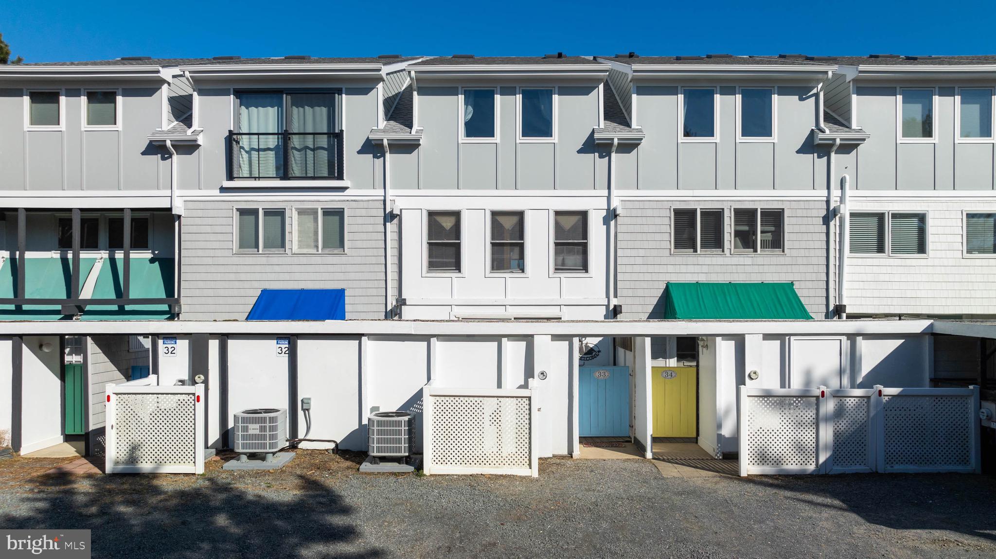 2 Seastrand Ct #33