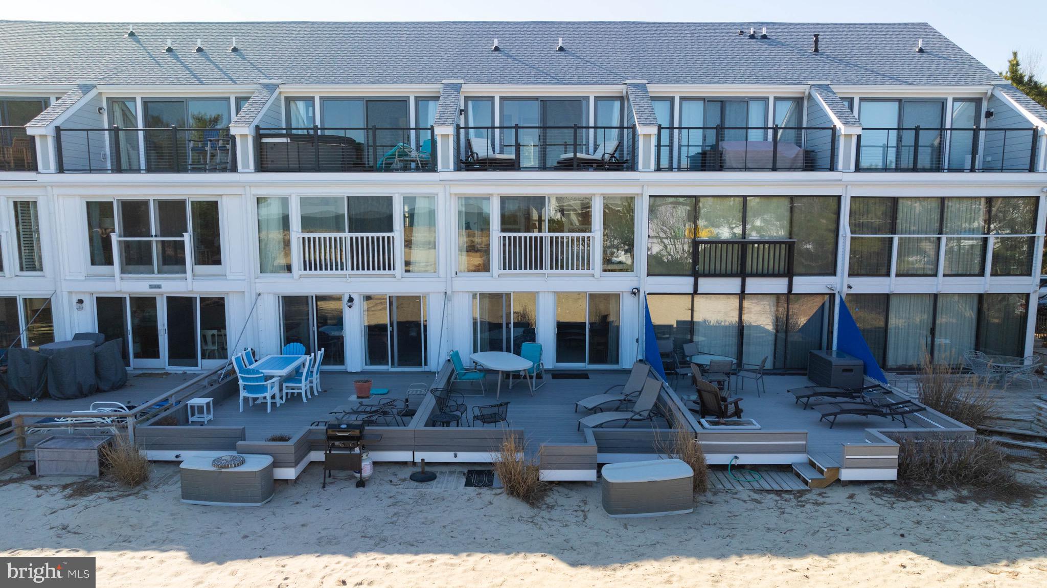 2 Seastrand Ct #33