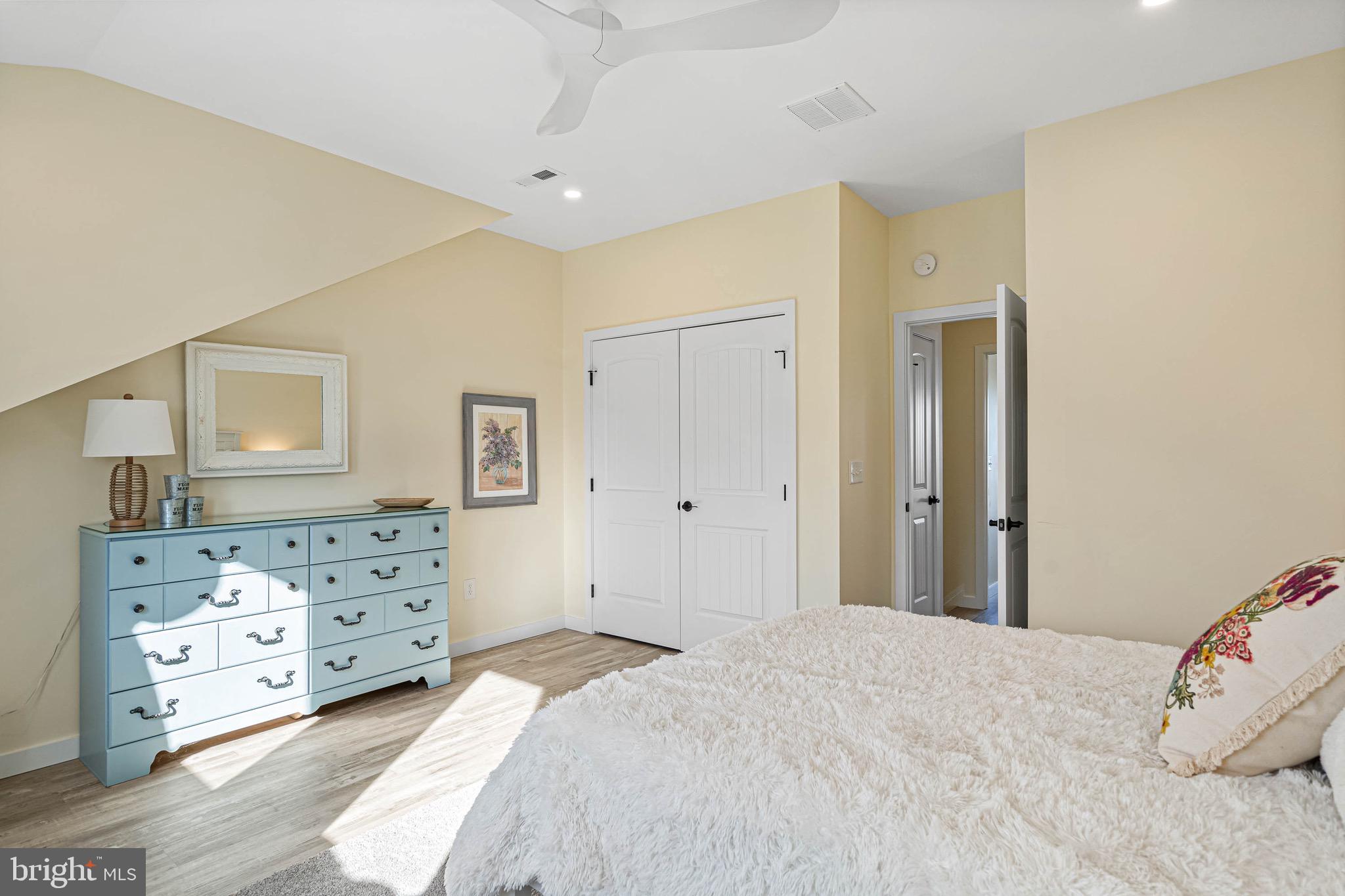 2 Seastrand Ct #33