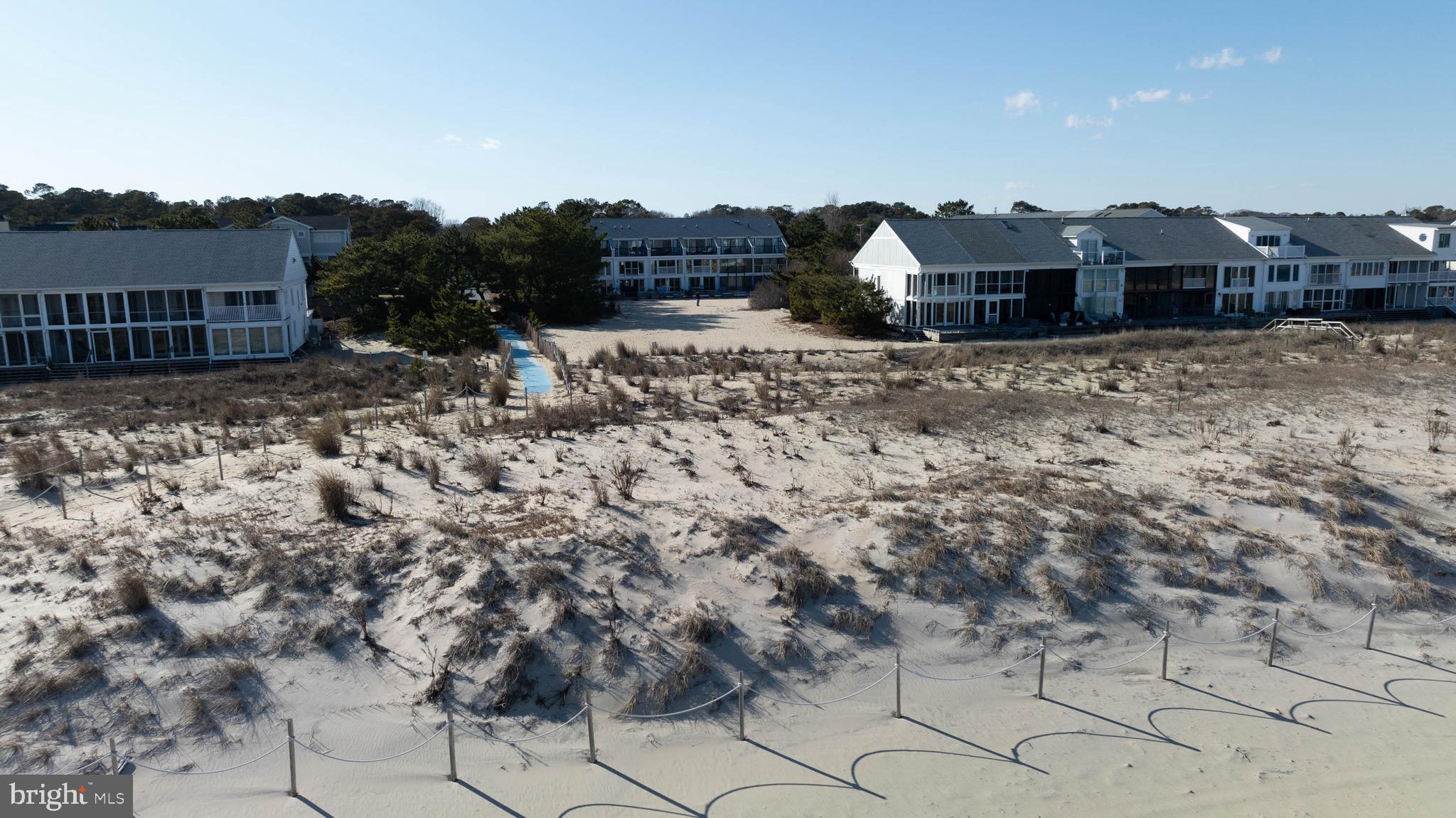 2 Seastrand Ct #33