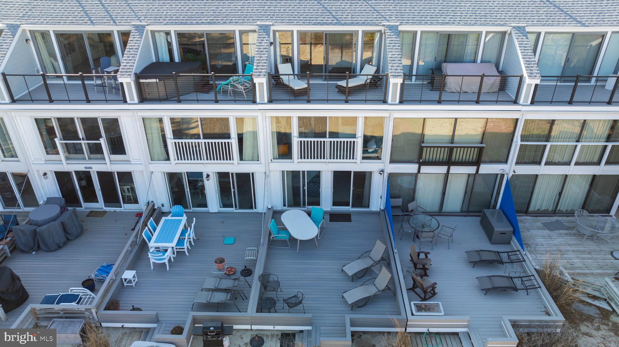 2 Seastrand Ct #33