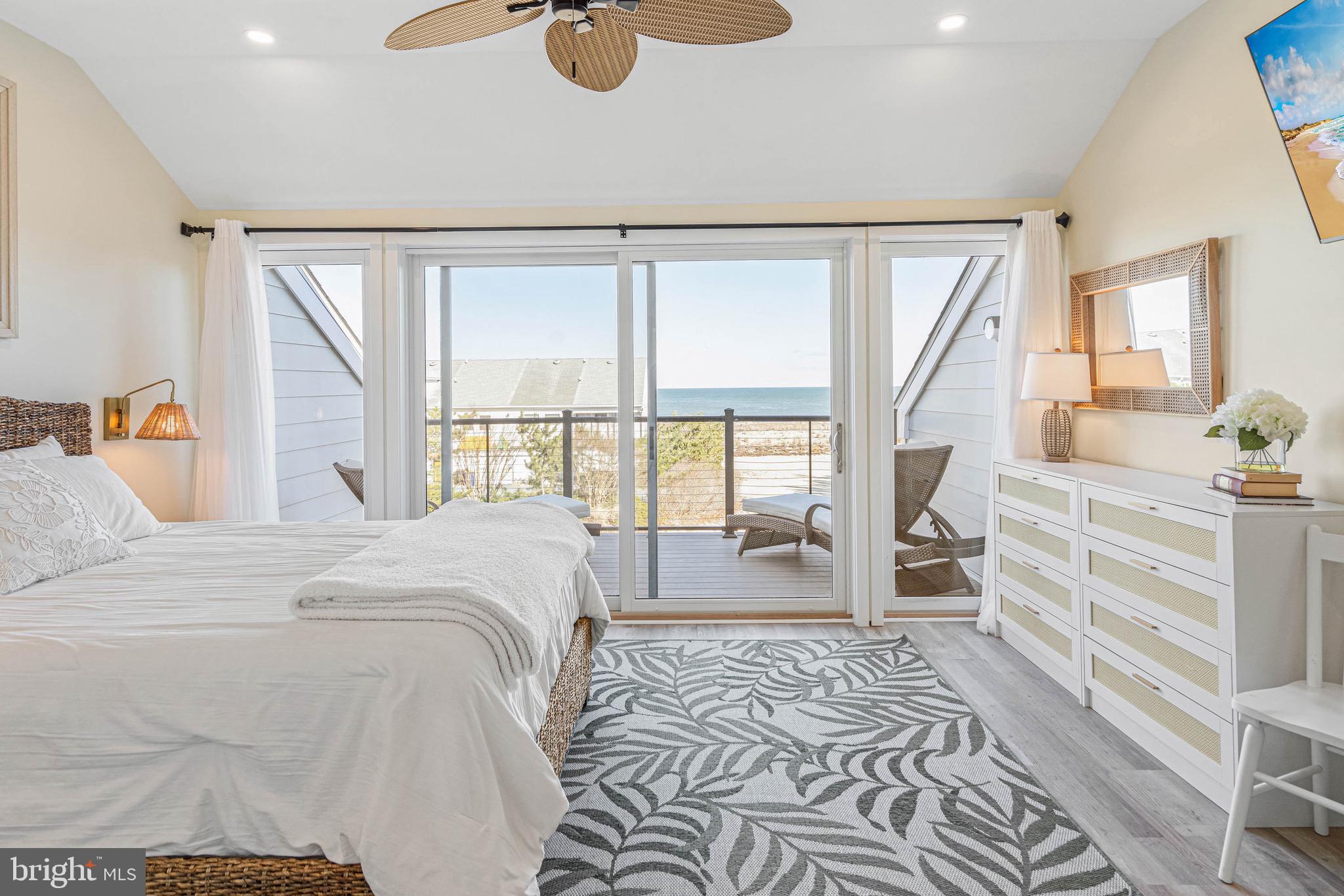 2 Seastrand Ct #33