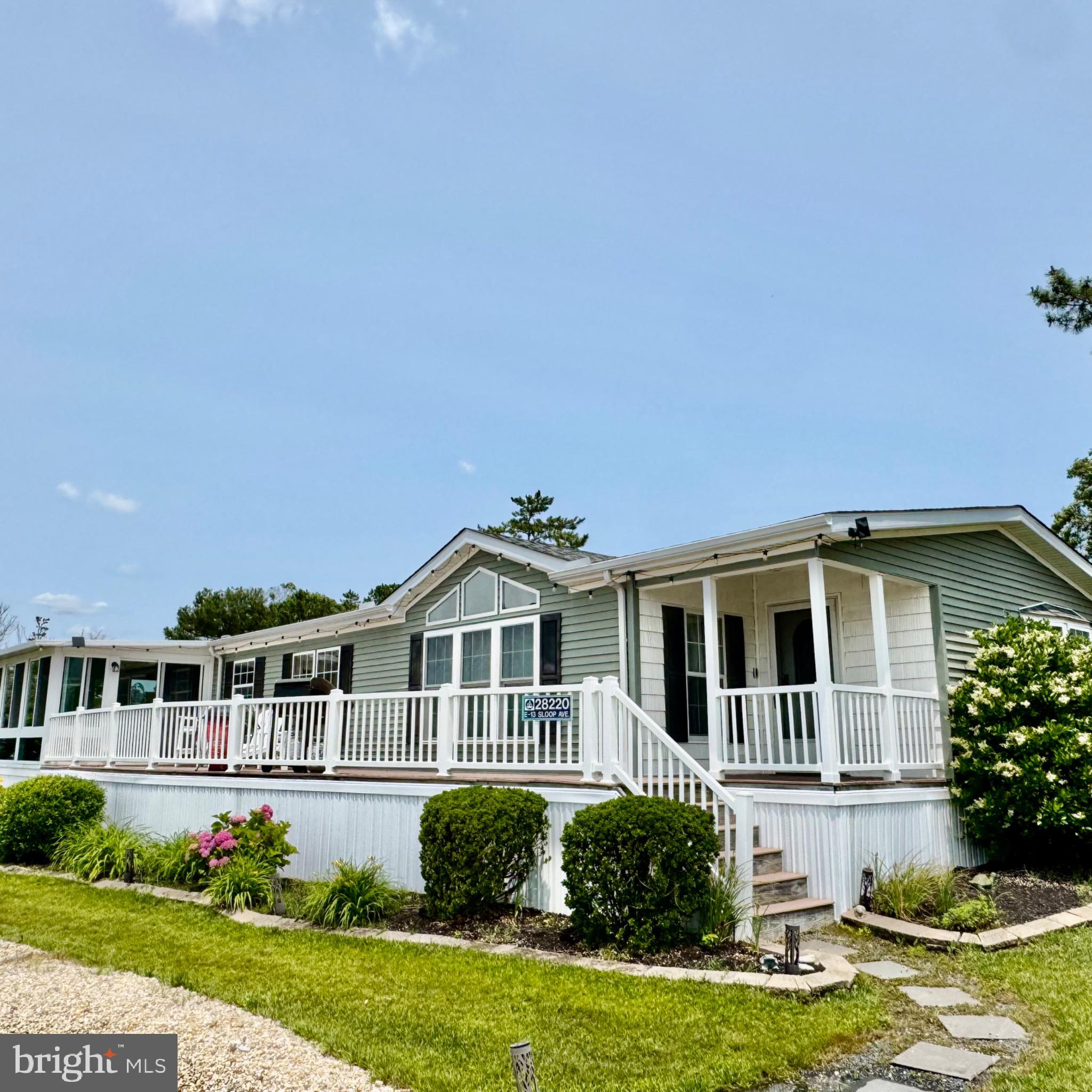 28220 Sloop Ave