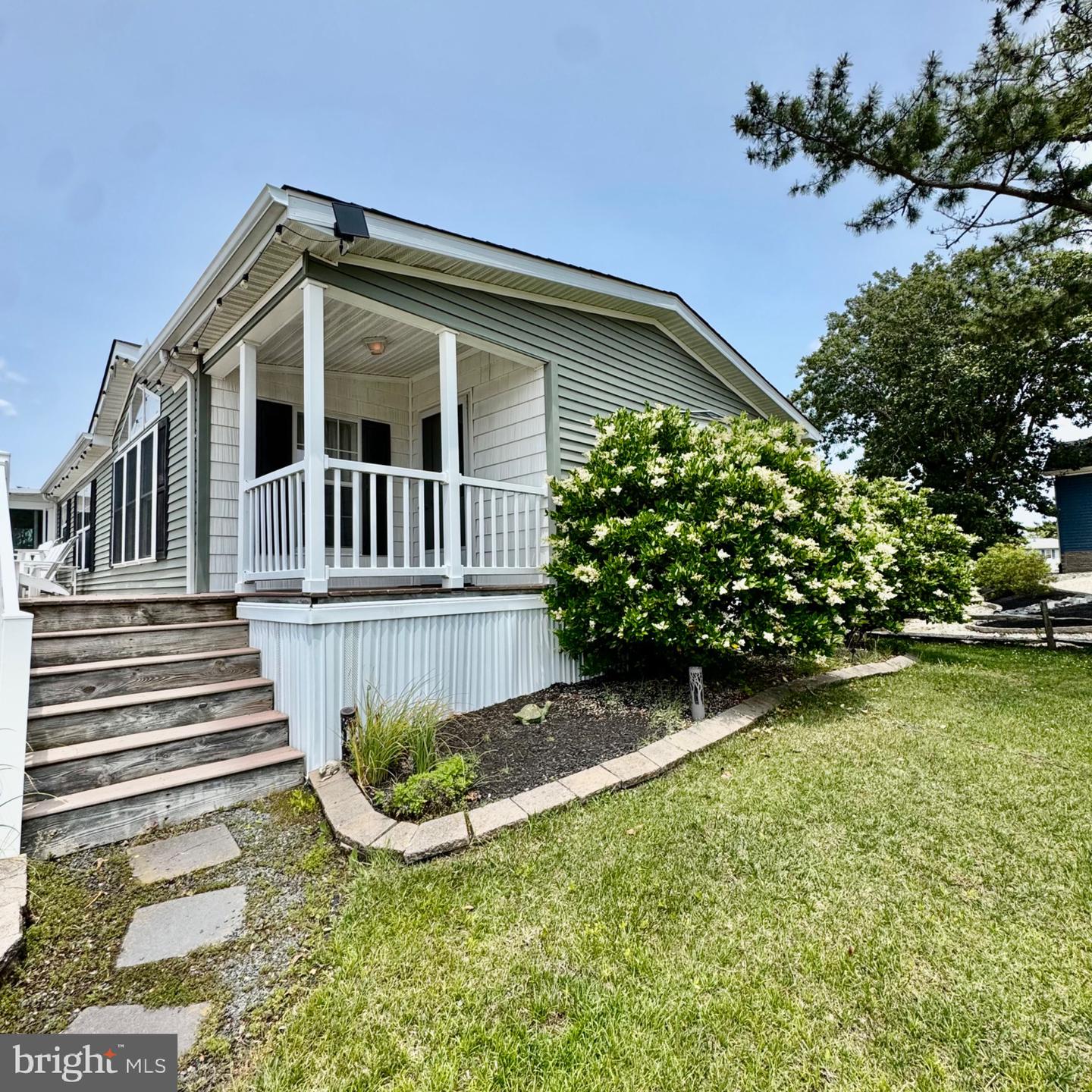 28220 Sloop Ave