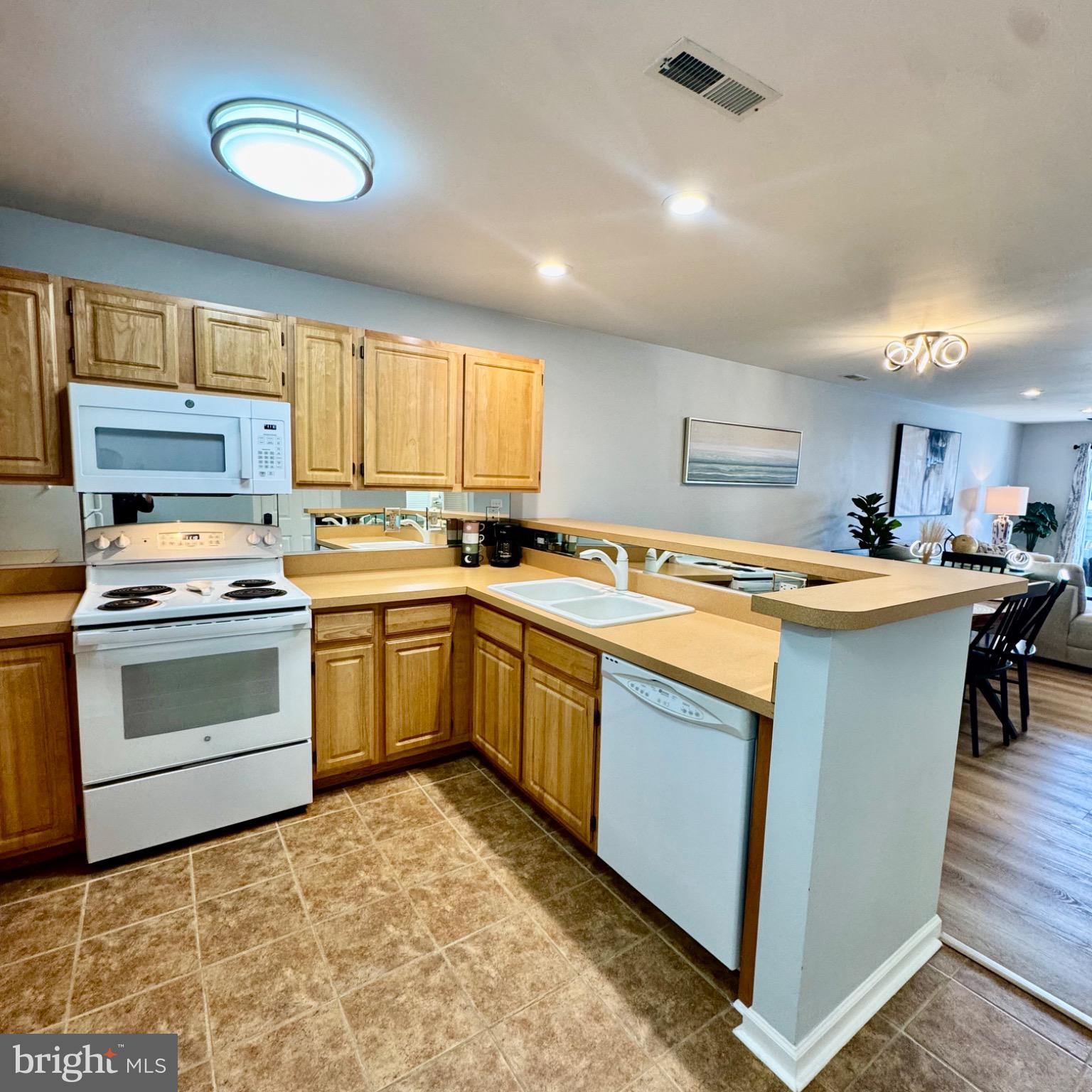 3800 SANIBEL CIRCLE 3811